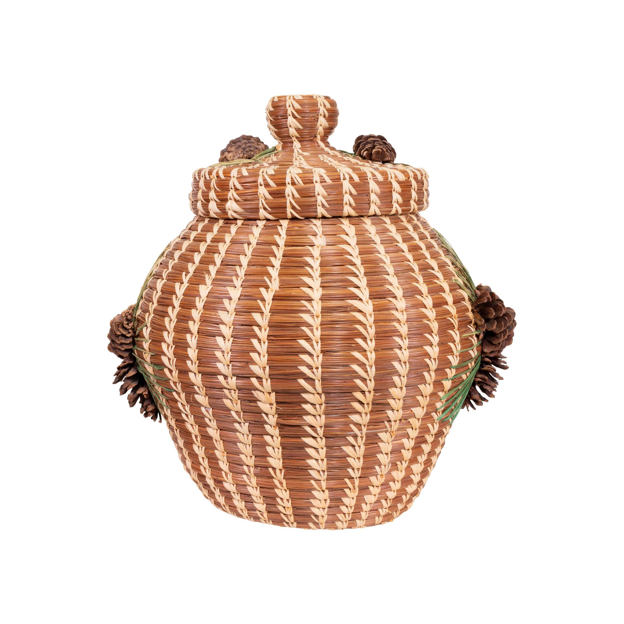 Américain Panier à aiguilles de pin à couvercle Coushatta (Amérindien) en vente