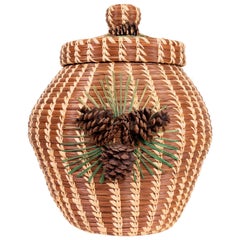 Retro Native American Coushatta Lidded Pine Needle Basket