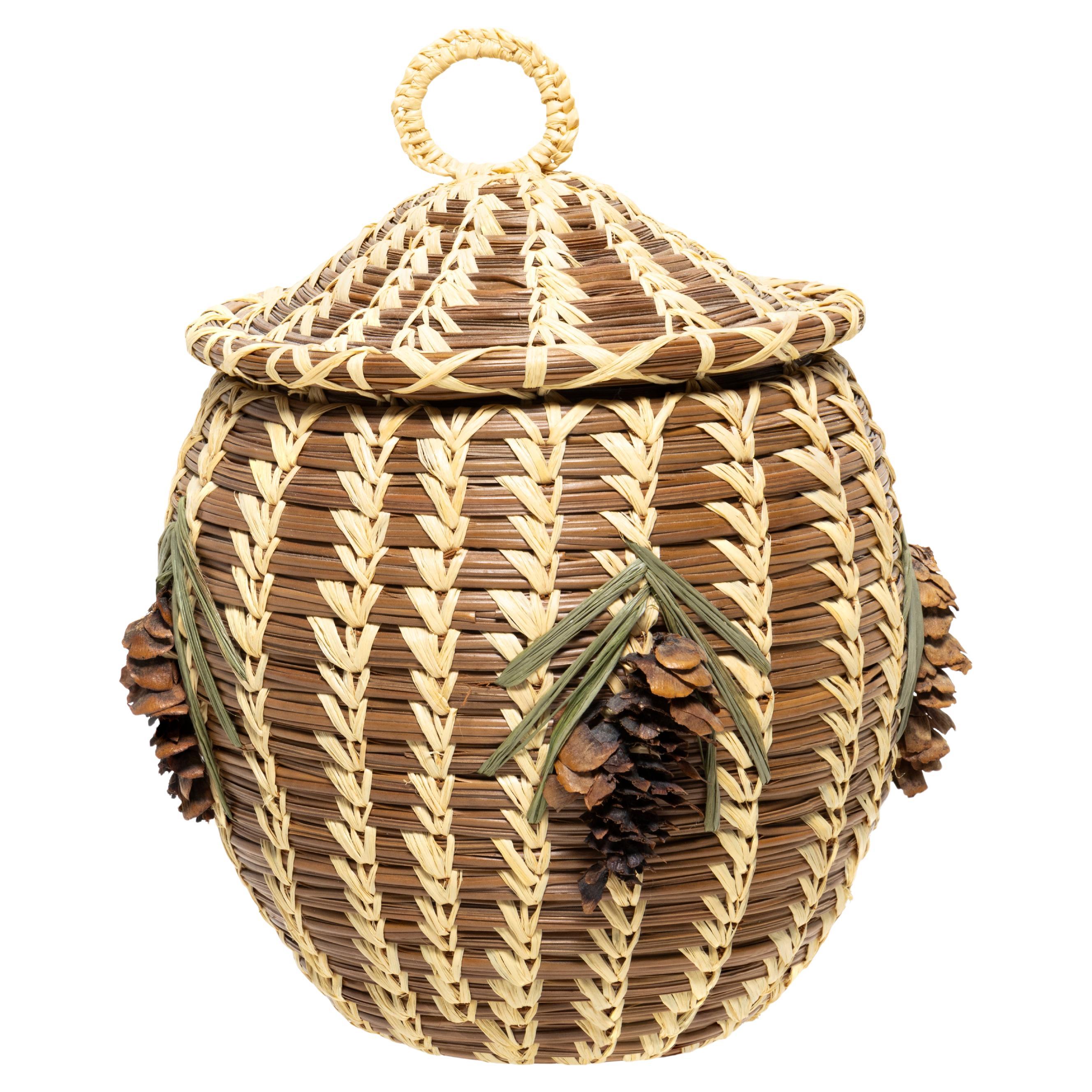 Native American Coushatta Lidded Pine Needle Basket For Sale