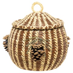 Retro Native American Coushatta Lidded Pine Needle Basket