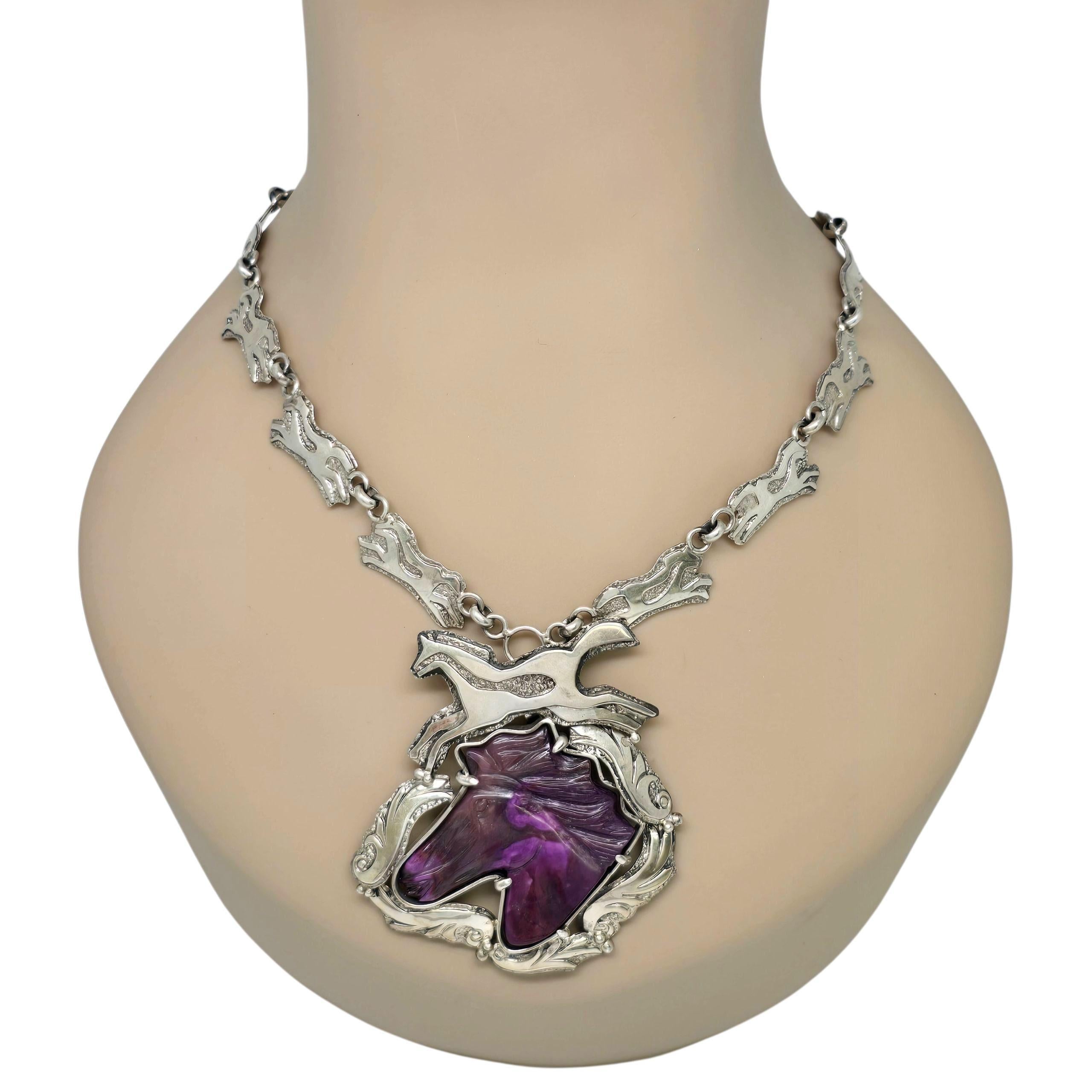 Collana con ciondolo a forma di cavallo in Sugilite d'argento dei nativi americani Dan Nieto #23595 in vendita 6