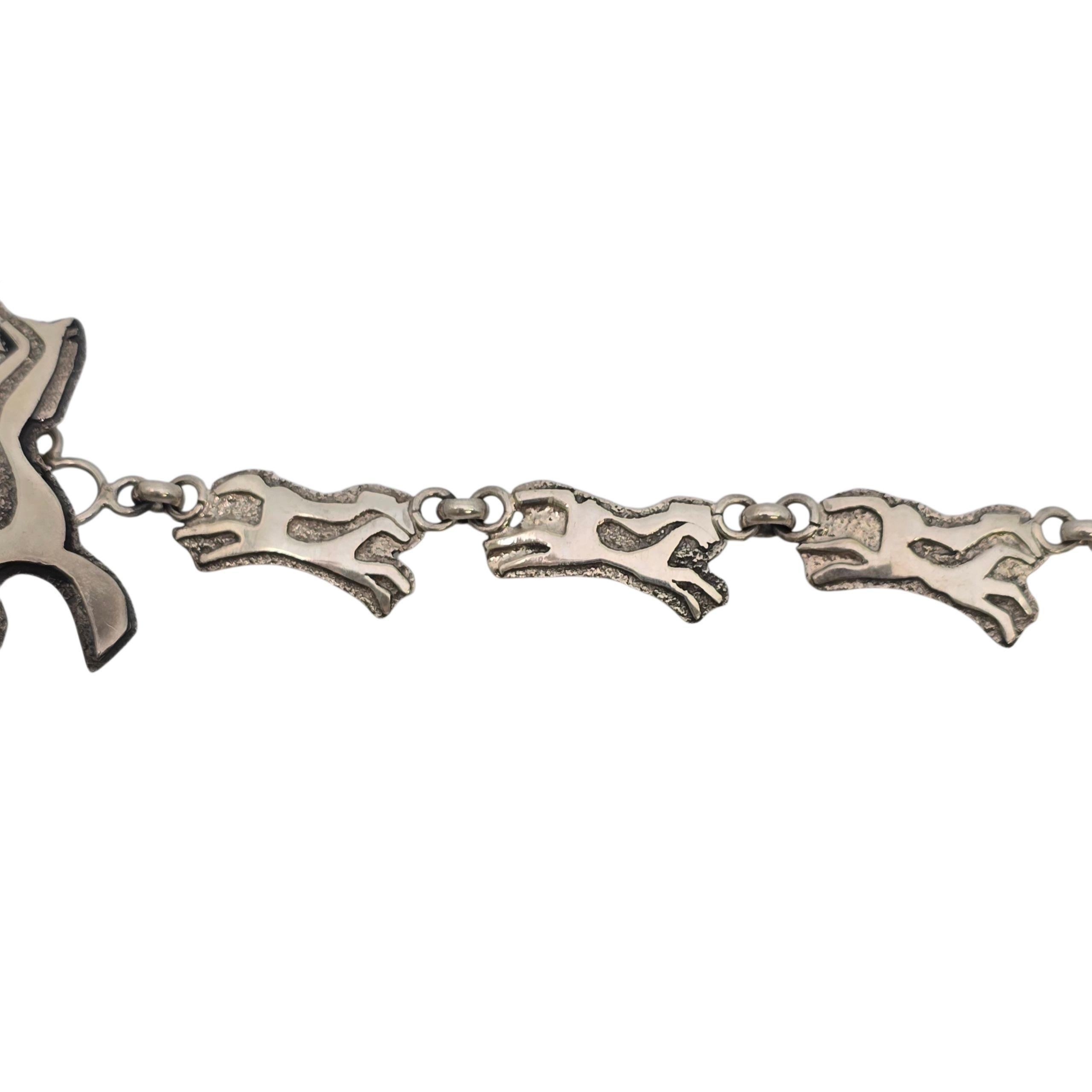 Collana con ciondolo a forma di cavallo in Sugilite d'argento dei nativi americani Dan Nieto #23595 in vendita 1