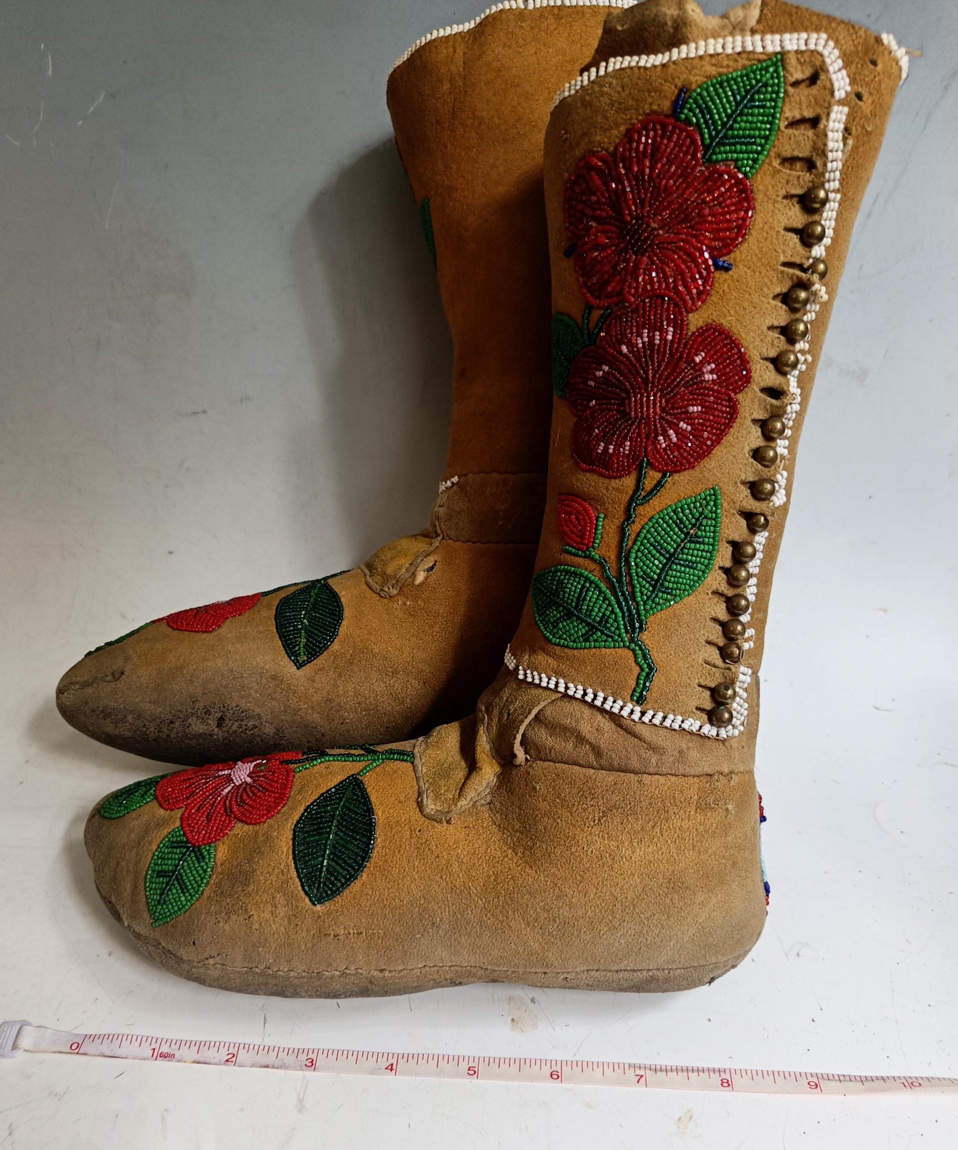 Hand-Crafted Native American Fine Plains beaded boot moccasins For Sale
