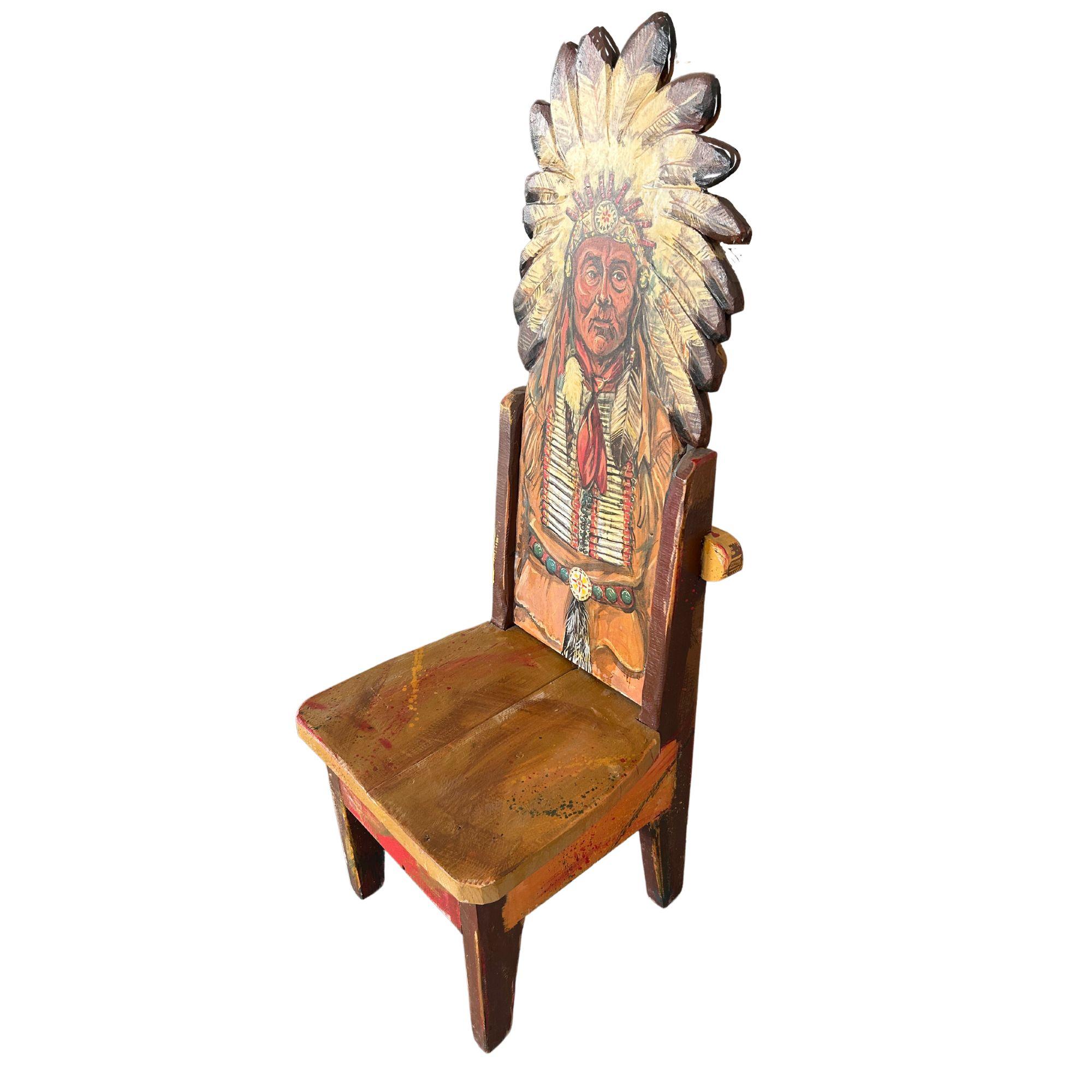 Chaise d'art populaire amérindien peinte à la main.