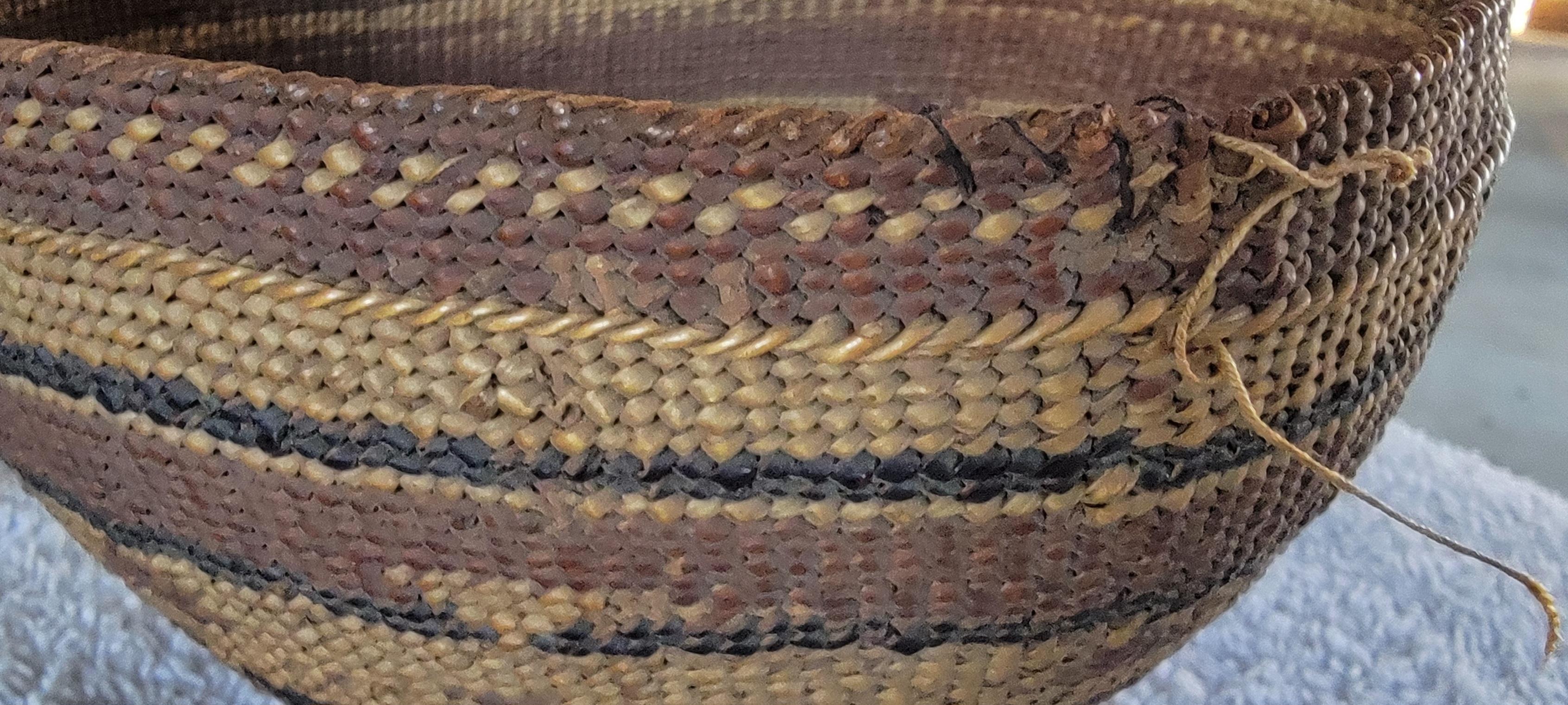 Native American Hupa Hat Basket Circa. 1900 In Good Condition In Fulton, CA