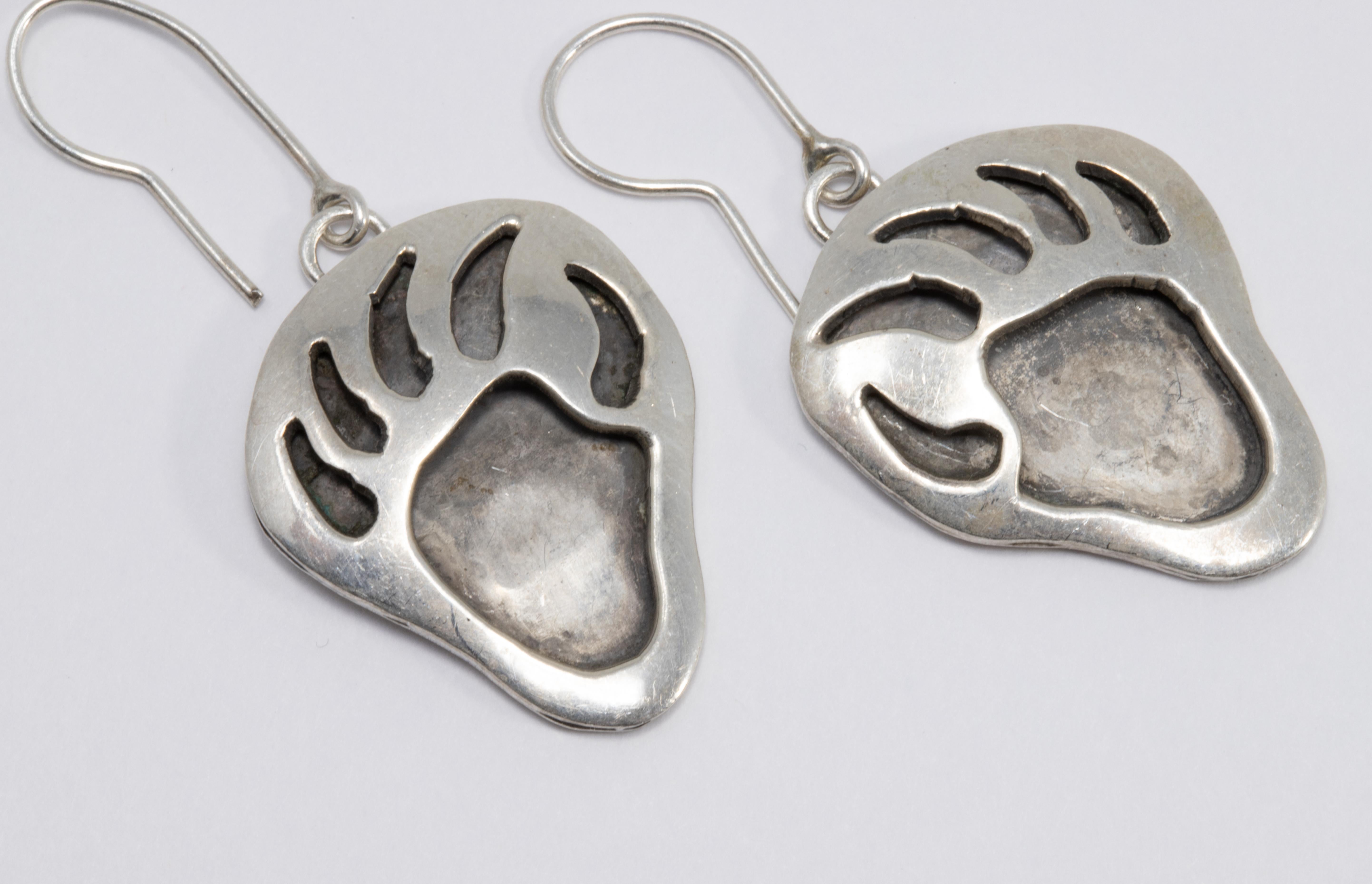 Native American Indian Bear Claw Sterling Silver Hook Earrings In Good Condition In Milford, DE