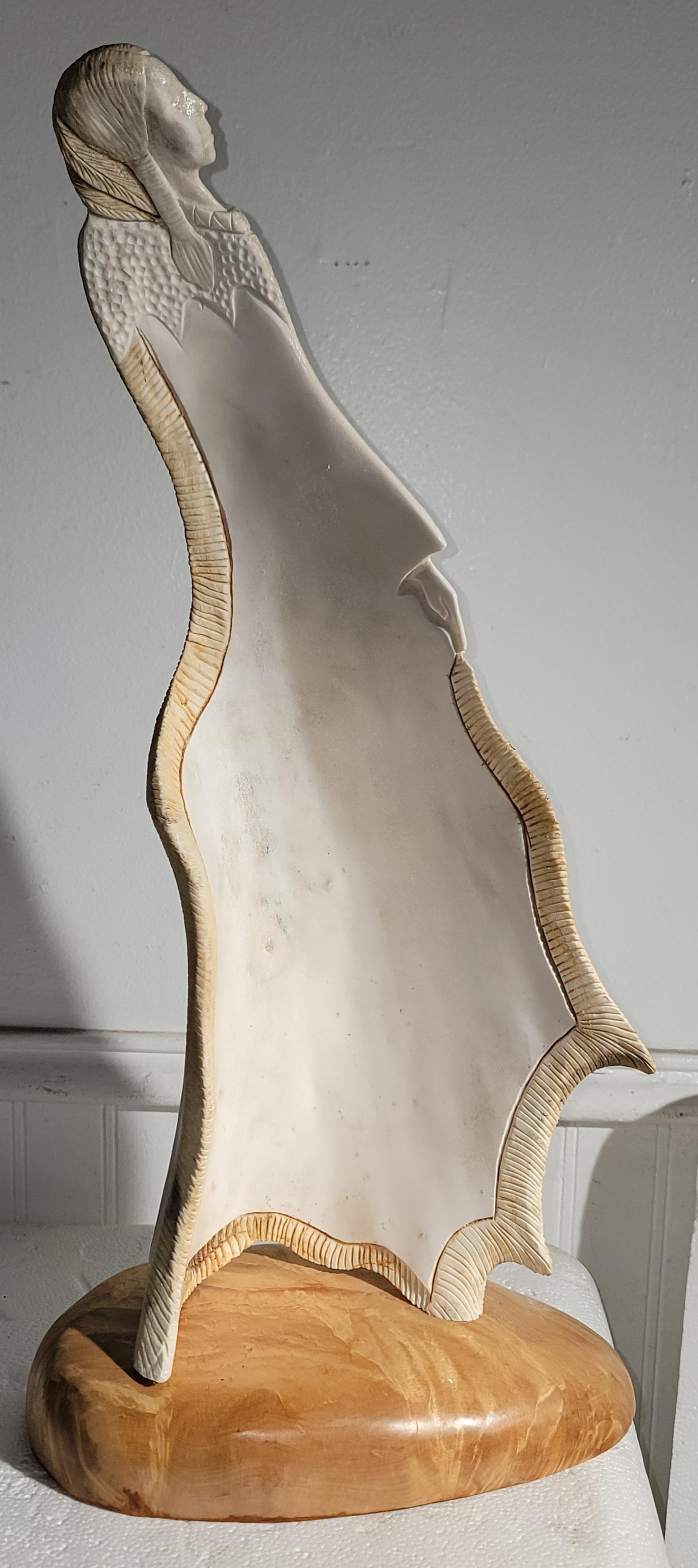 20ième siècle Sculpture d'Indes amérindiennes par Clye Drew, 1953 en vente