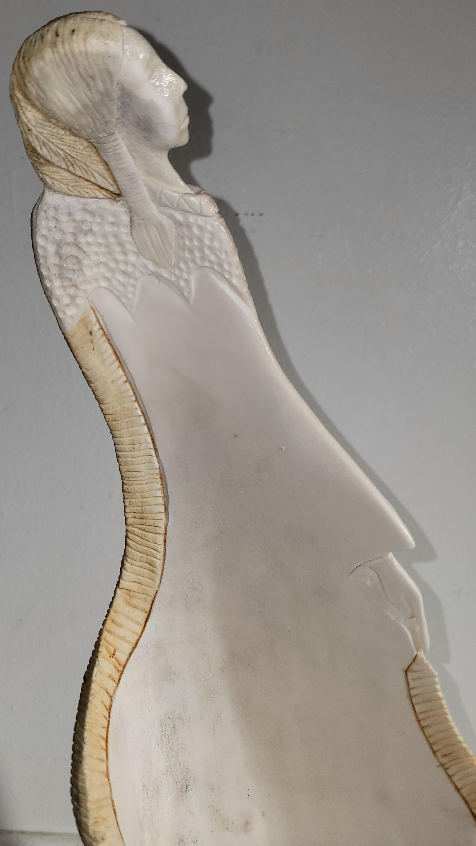 Corne Sculpture d'Indes amérindiennes par Clye Drew, 1953 en vente