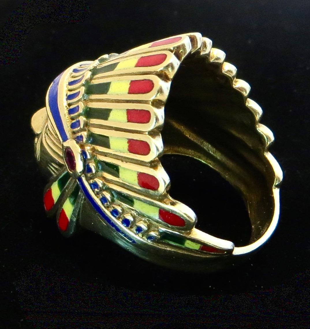 Native American Indian Chief Themed Gold Ring mit Polychromed Features. C. 1955 im Angebot 2