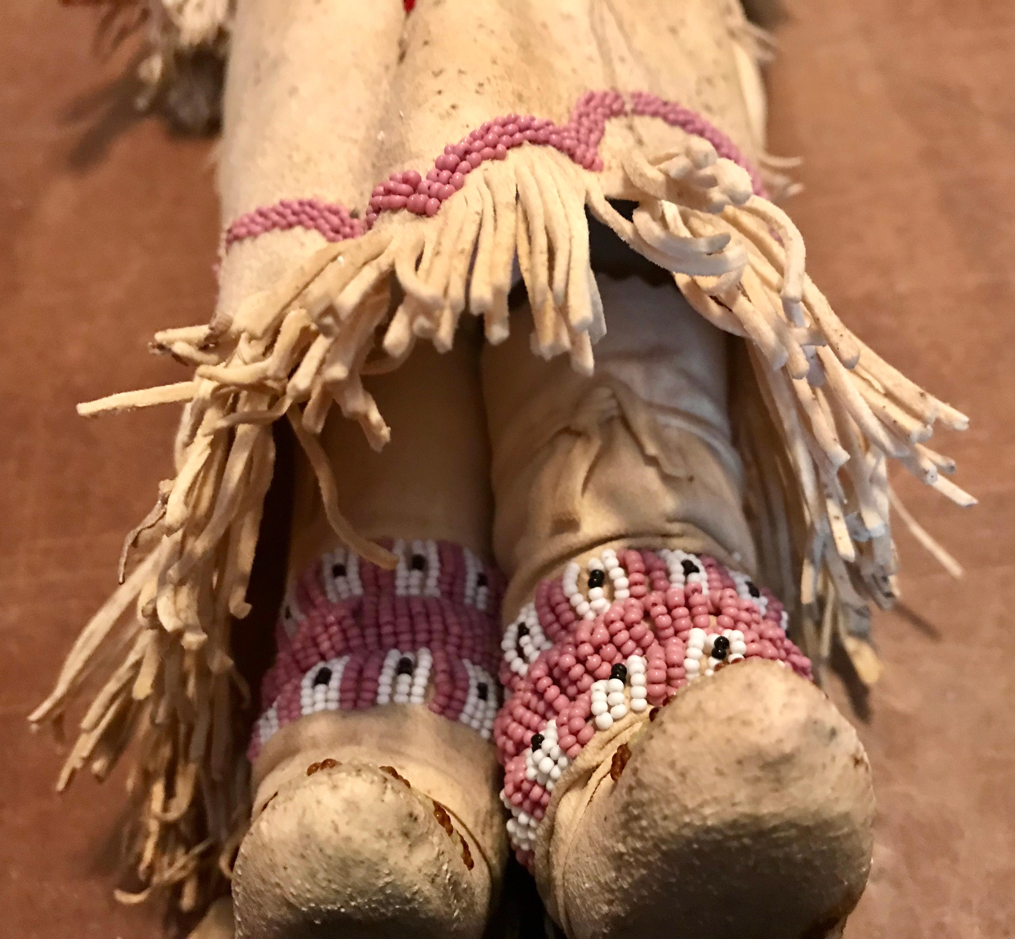 Amérindien Robe de mariée indienne amérindienne avec poupée traditionnelle Sioux Cherokee du Lakota
