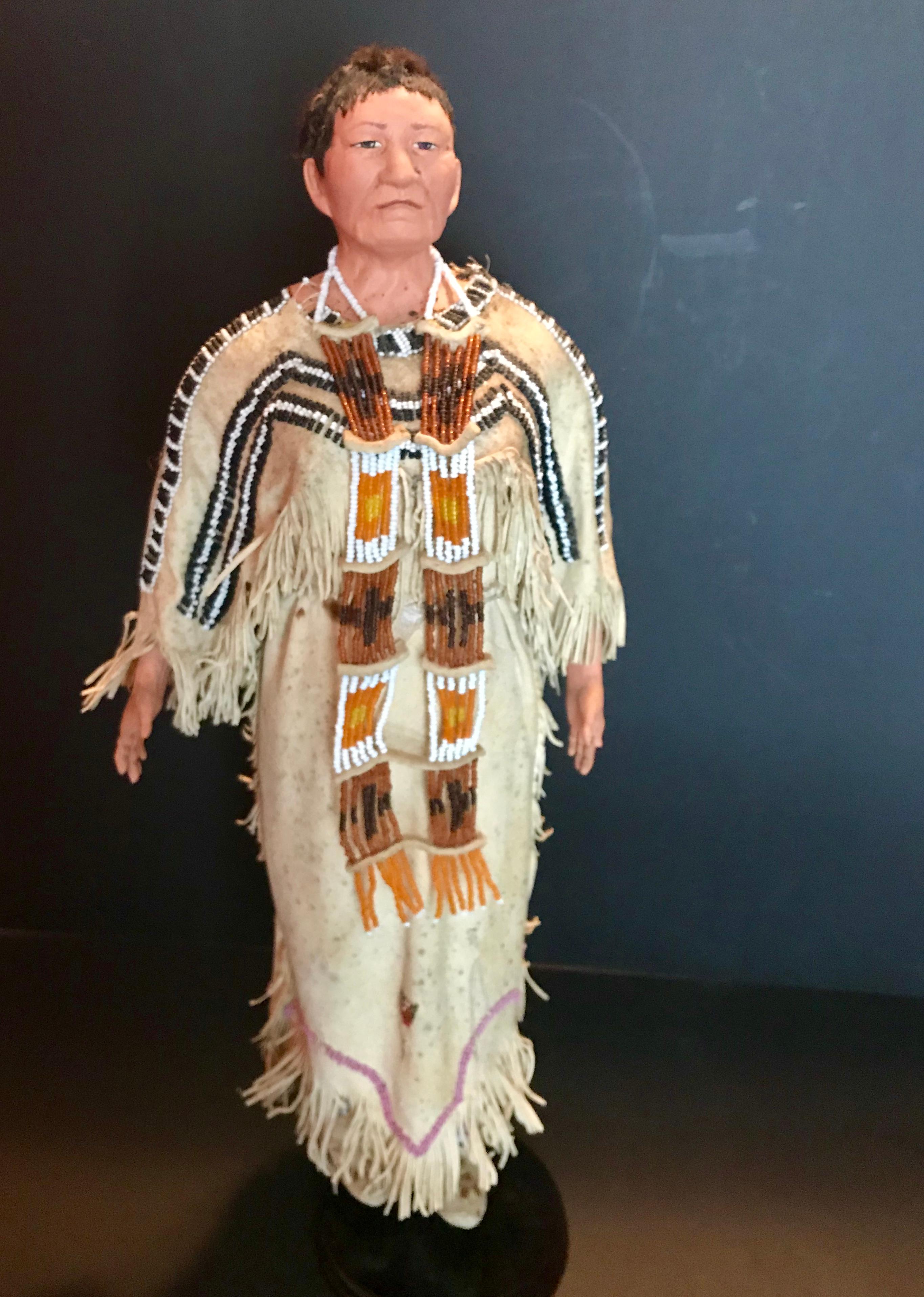 Moulé Robe de mariée indienne amérindienne avec poupée traditionnelle Sioux Cherokee du Lakota