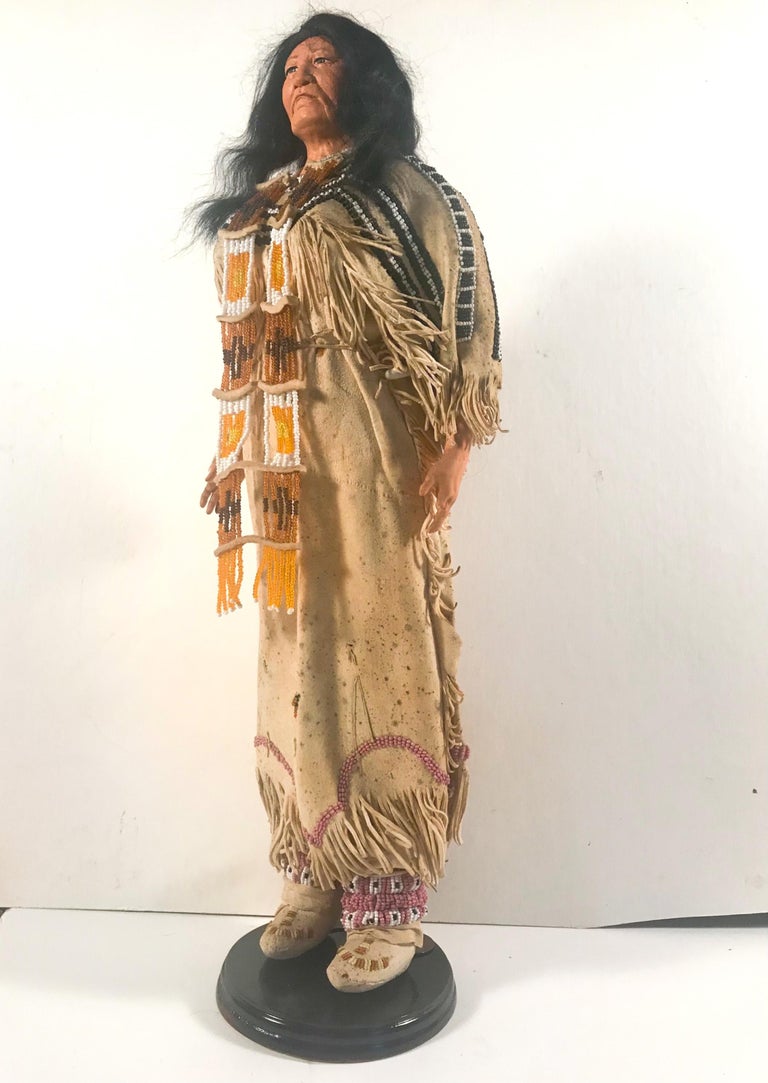 Native American Indian Doll with Traditional Lakota Sioux Cherokee Wedding Dress In Fair Condition For Sale In Vero Beach, FL