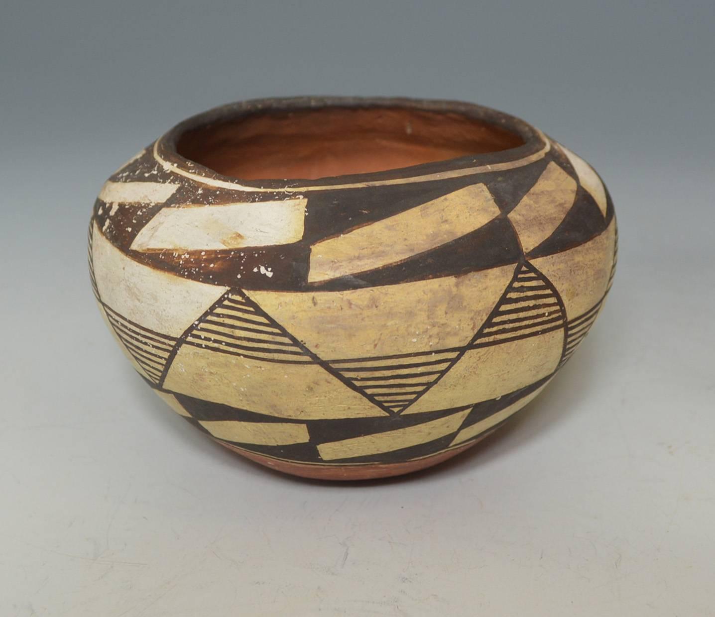 Native American Indian Fine Vintage Acoma Pottery Bowl In Good Condition In London, GB
