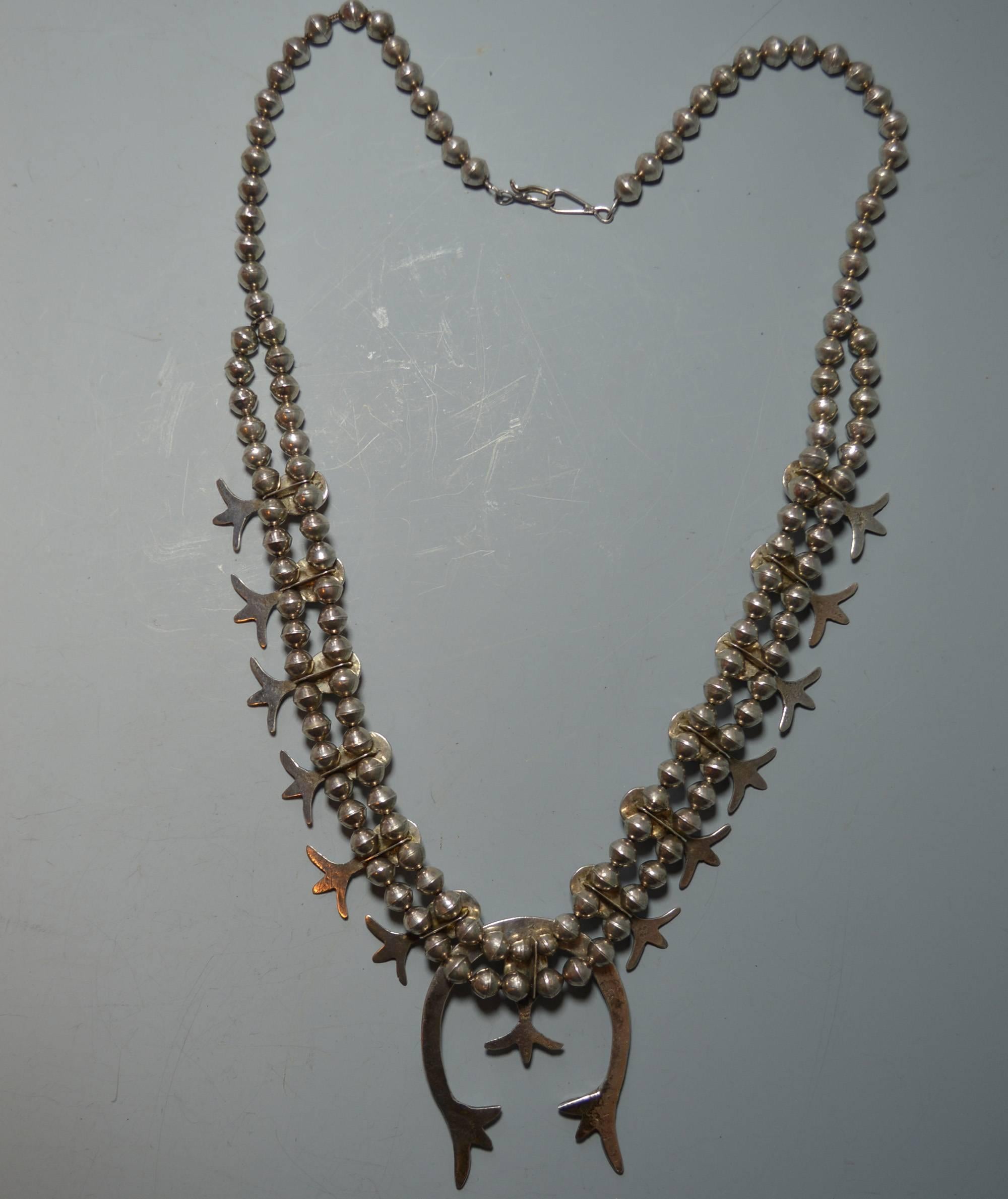 Native American Indian Fine Vintage Navajo Squash Blossom Necklace In Good Condition In London, GB