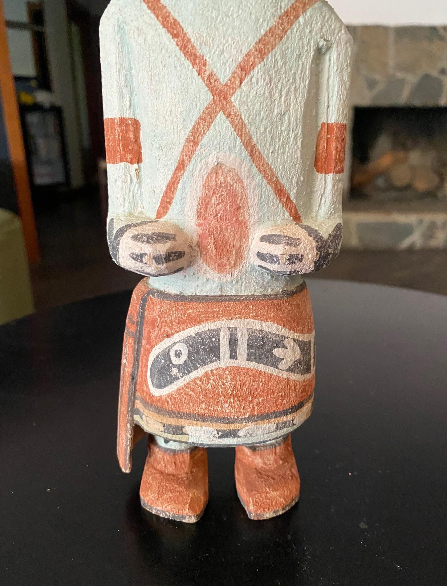 Escultura Tótem de Madera Kachina Muñeca Katsina de los Indios Nativos Americanos Hopi del Sudoeste siglo XX en venta