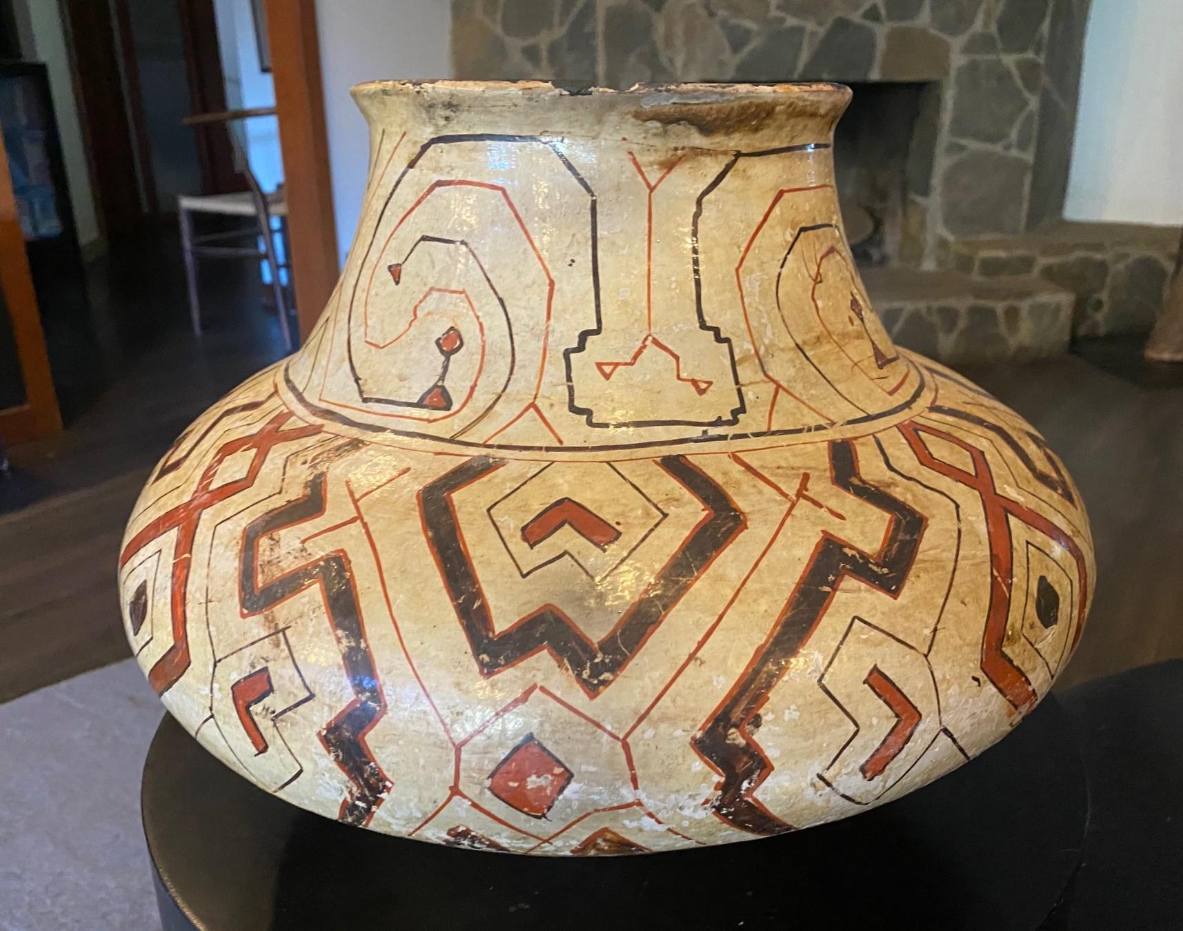 Native American Indian Large Shipibo-Conibo Peruvian Amazon Pottery Jar Vase For Sale 2