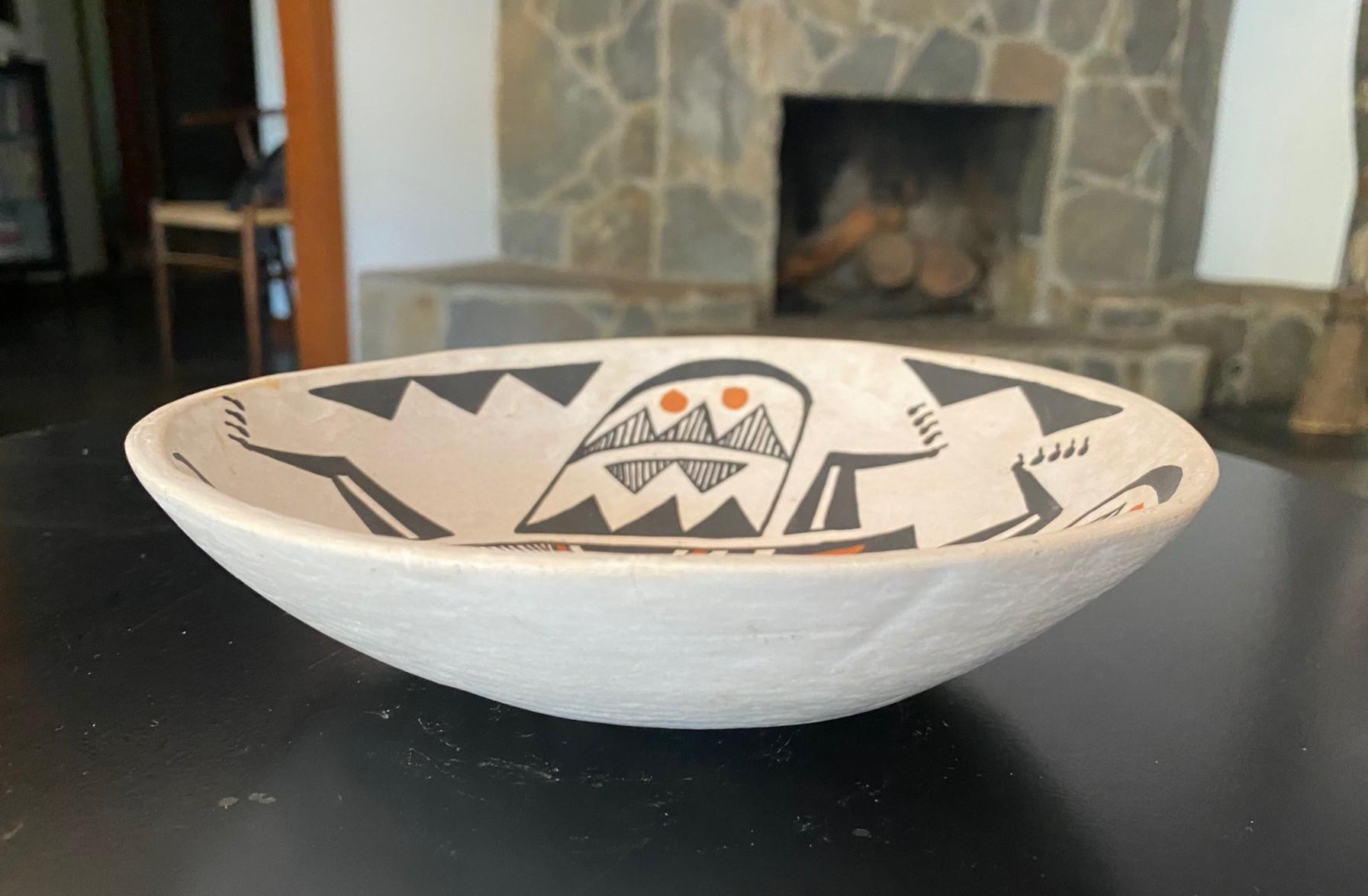 Native American Indian Signed Acoma Pueblo Southwest Pottery Beetle Bug Bowl For Sale 4