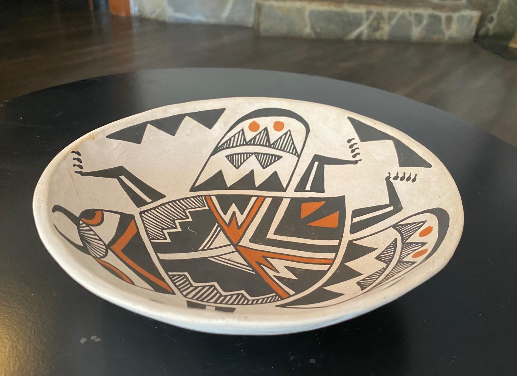 Native American Indian Signed Acoma Pueblo Southwest Pottery Beetle Bug Bowl For Sale 3
