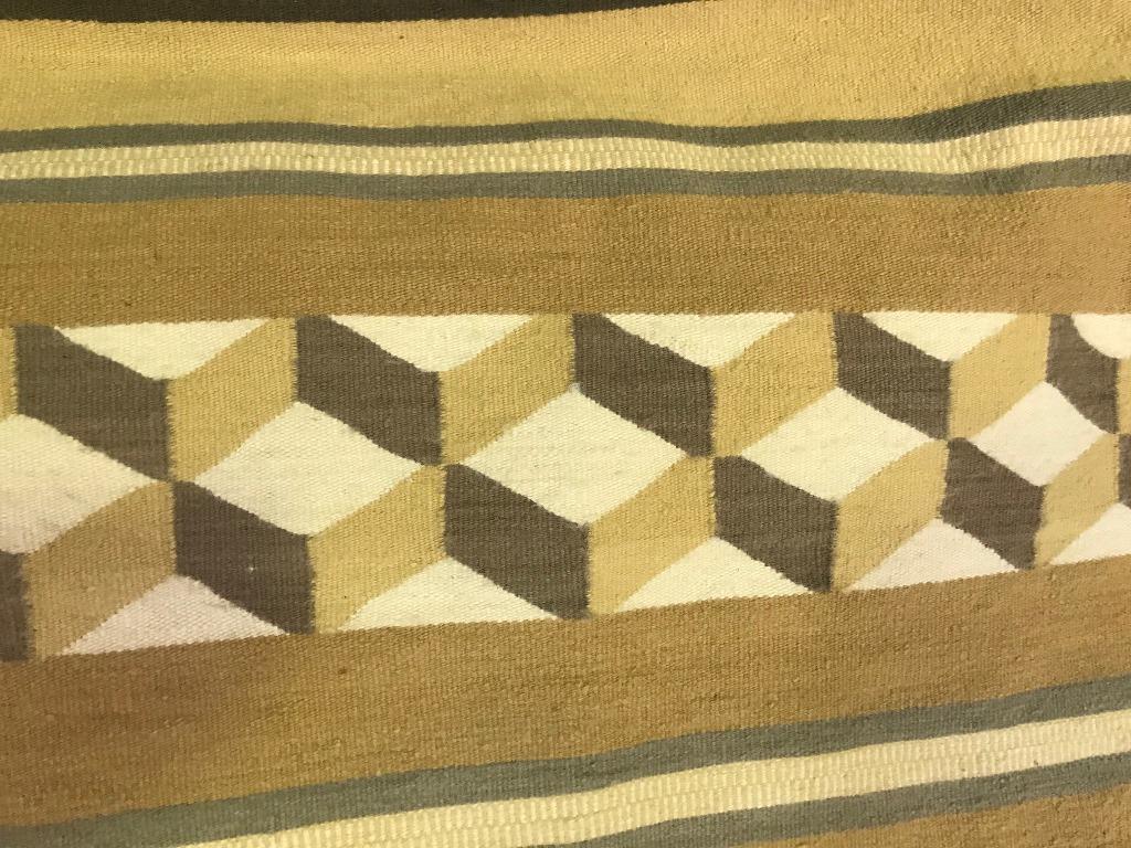 Tissé à la main Couverture de tapis amérindienne Navajo géométrique et optique tissée à la main en vente