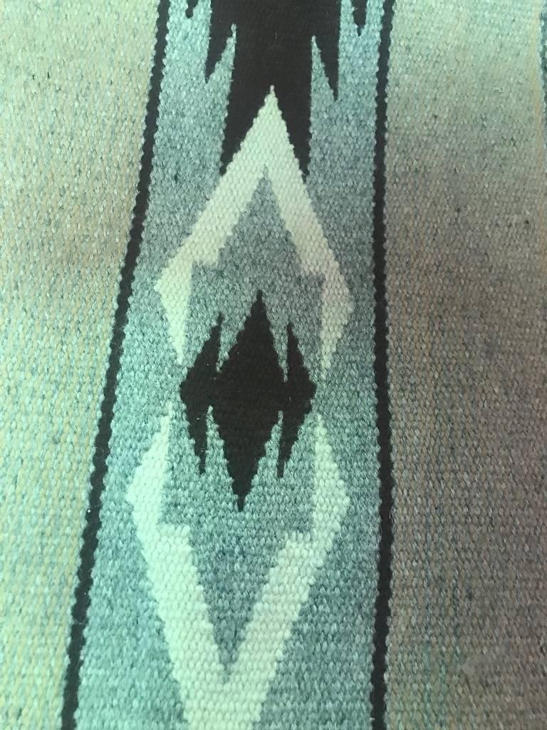 Native American Navajo Handwoven Wool Rug or Mat In Good Condition For Sale In Studio City, CA