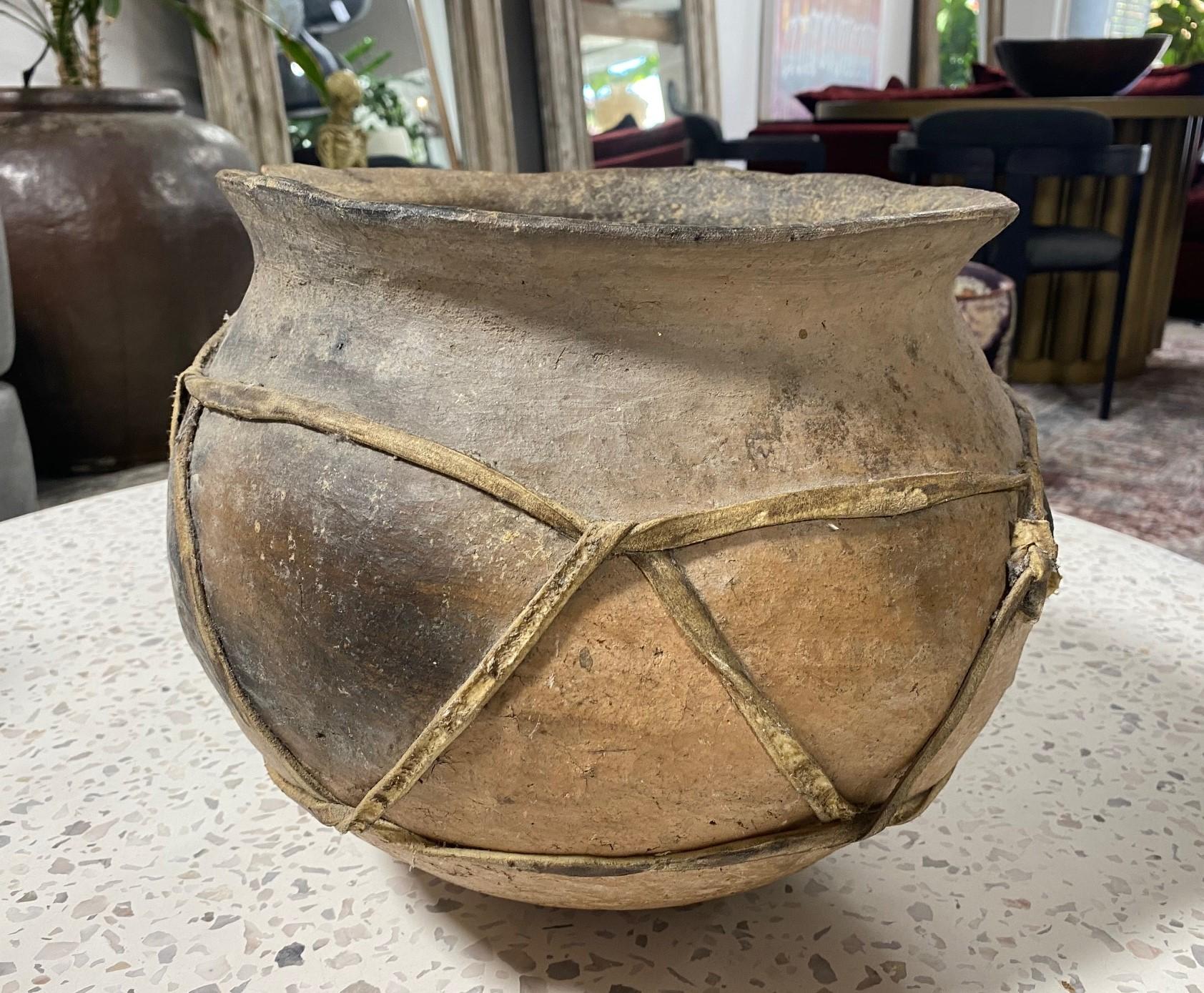 Native American Navajo Indian Hand Built Clay Pottery Bowl Jar Pot, 19th Century 1