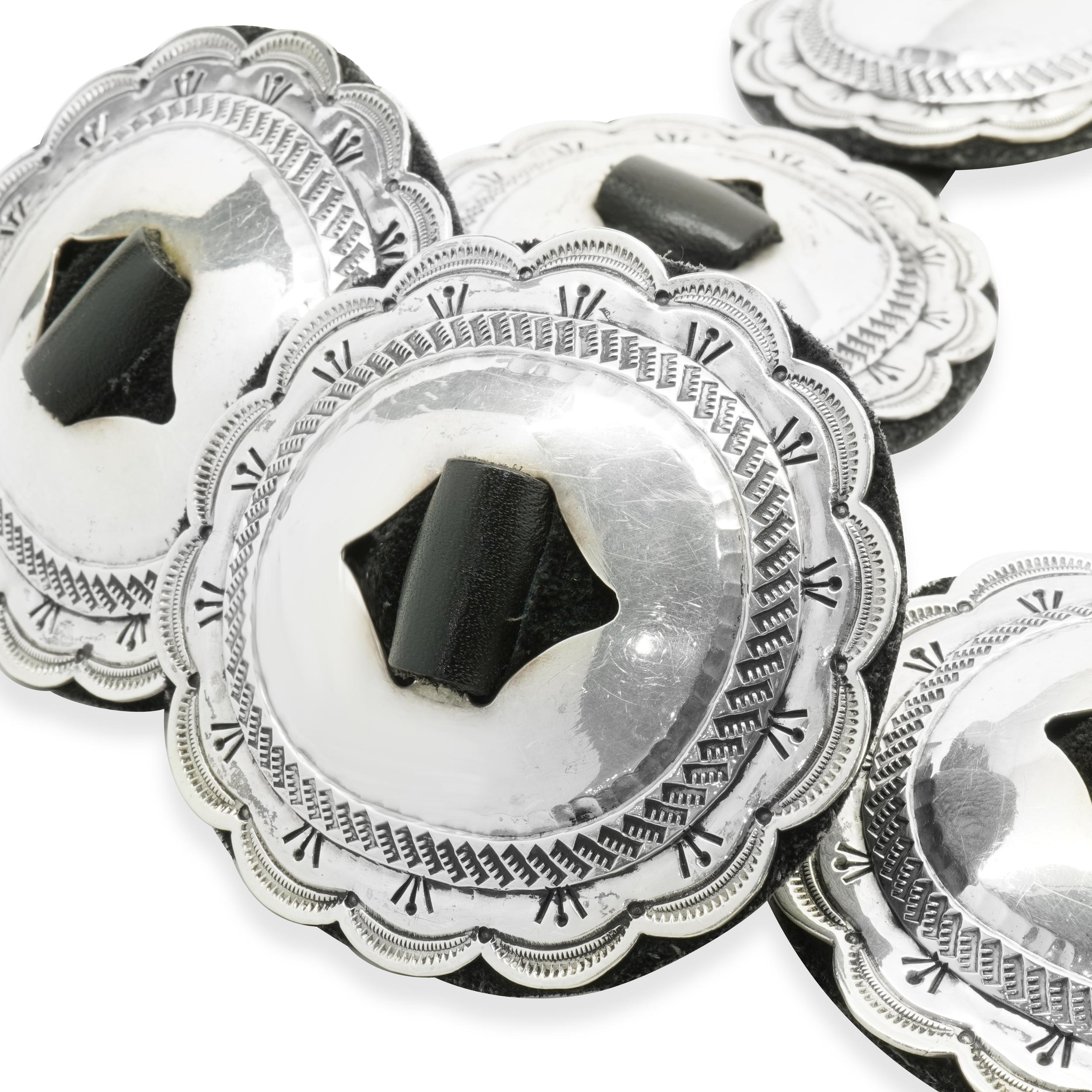 Amérindien Navajo John B. Begay jr. Ceinture en argent 9 Concho Excellent état - En vente à Scottsdale, AZ