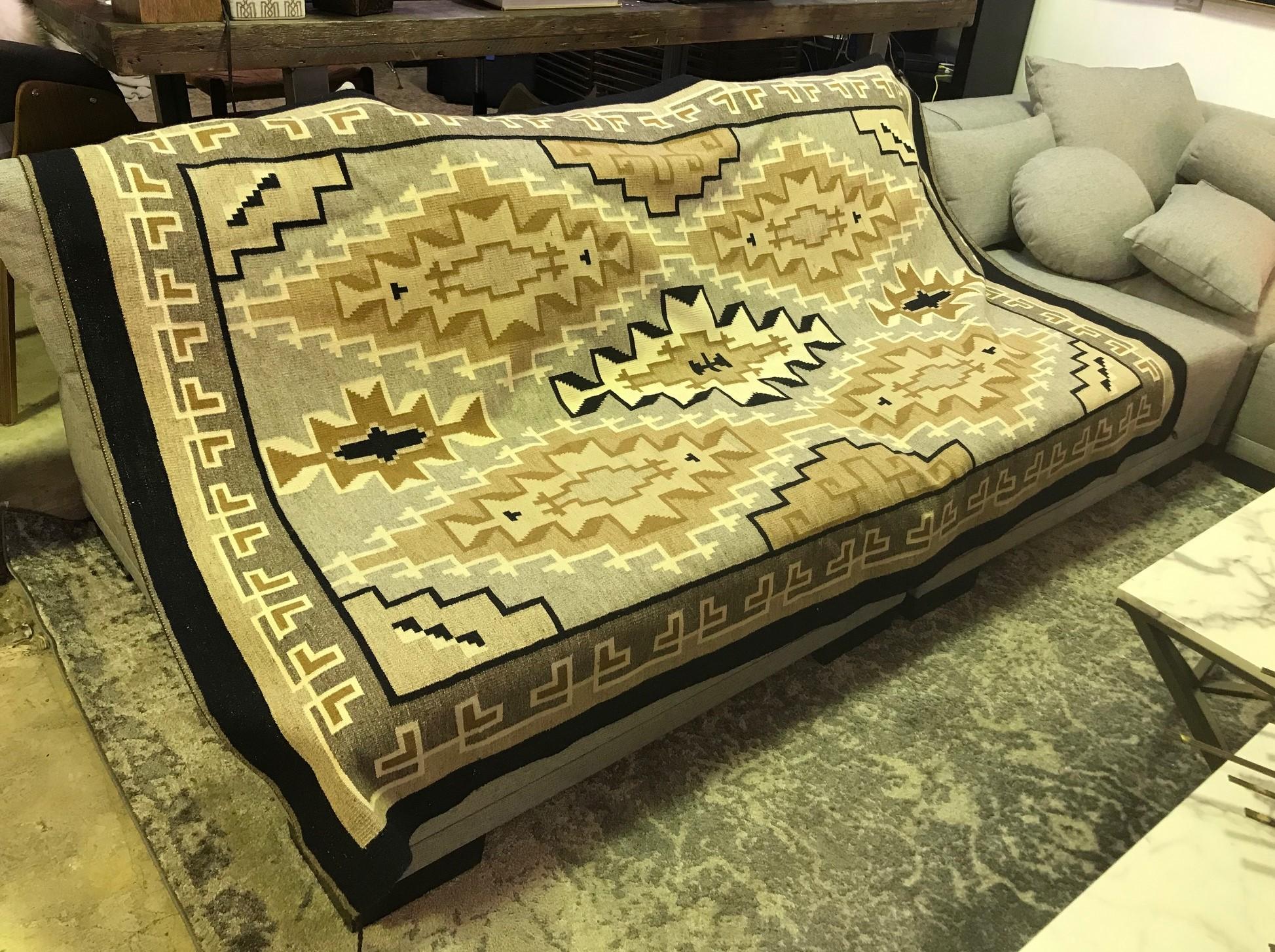 A wonderful geometrically designed pattern (of which the Navajo tribe is famed for) rug/ blanket. In fantastic original vintage condition. 

Would be a fantastic addition to any Native American Art or rug collection or riveting stand-alone
