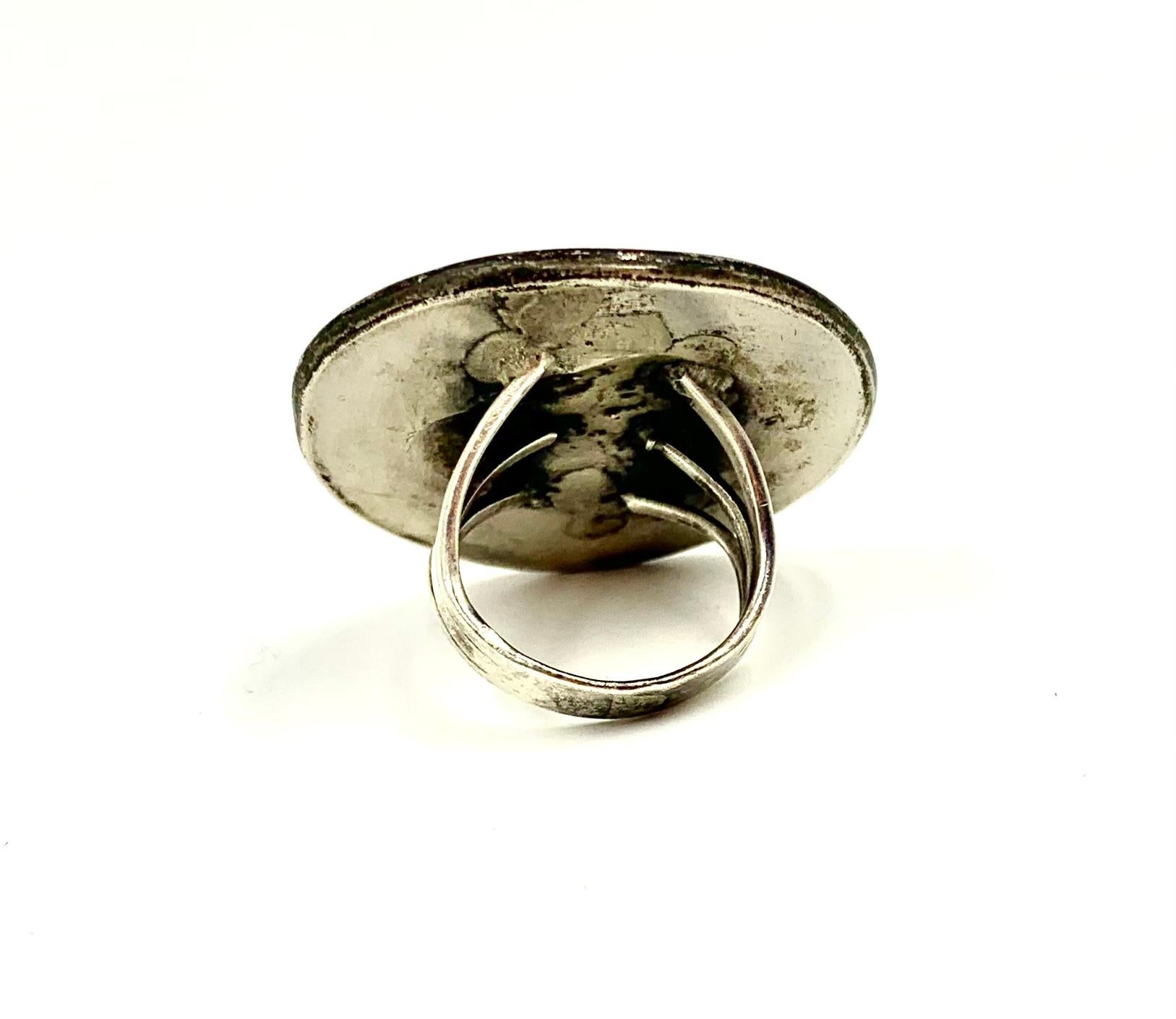 Femenino o masculino Anillo de plata de ley con turquesa sobredimensionada de los nativos americanos navajo en venta