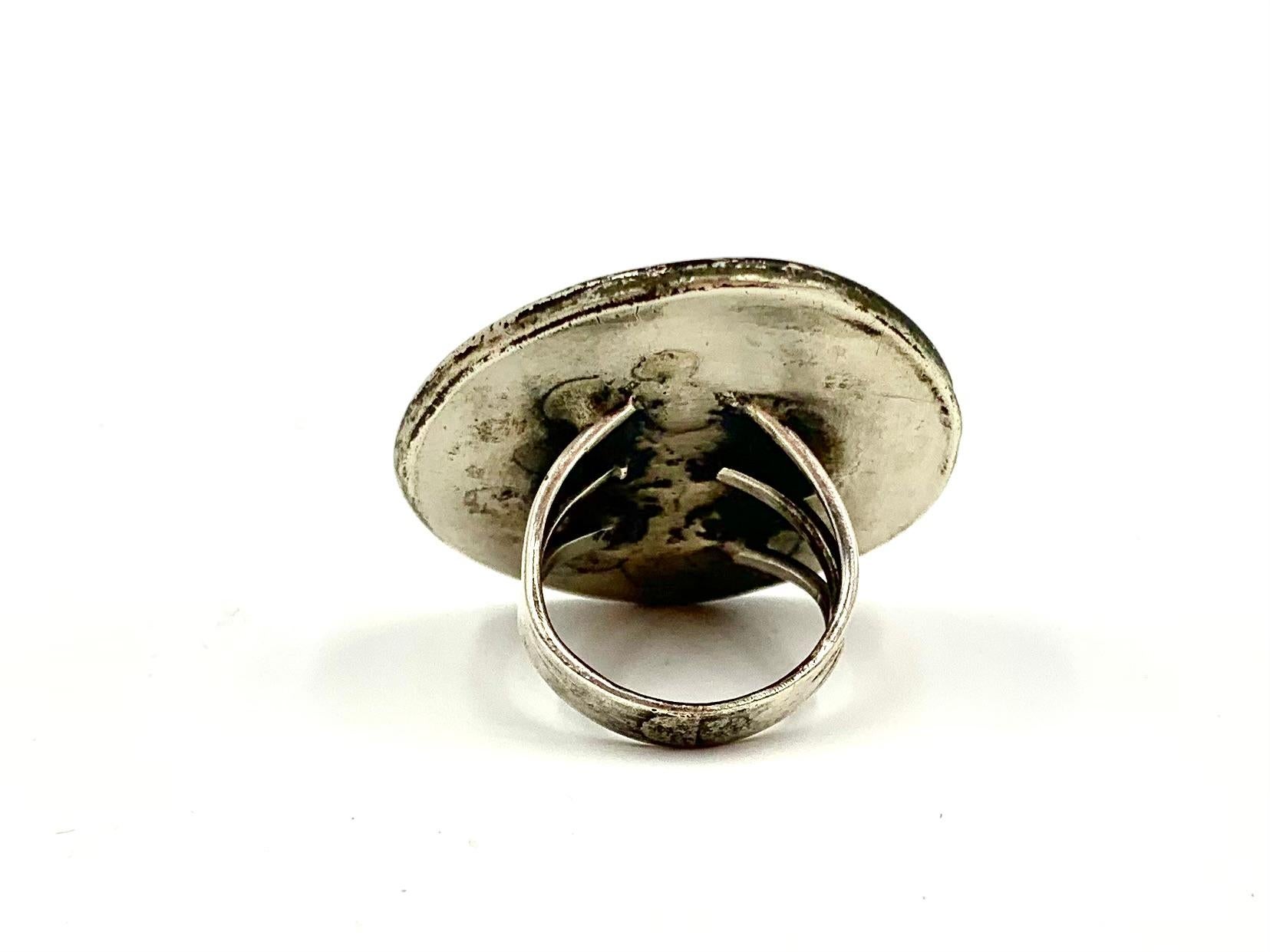 Anillo de plata de ley con turquesa sobredimensionada de los nativos americanos navajo en venta 1