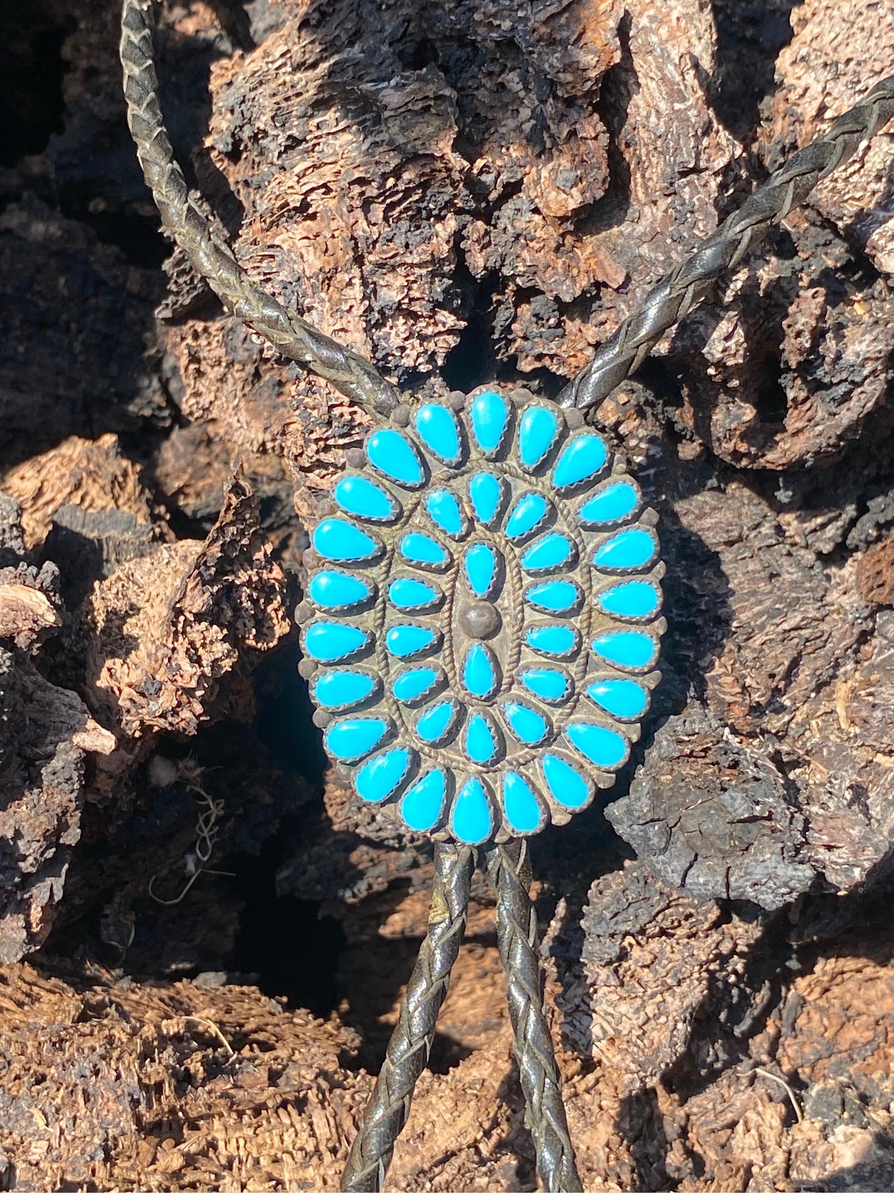 Américain 1950s Native American Navajo Pawn Silver & Petit Point Turquoise Bolo Tie en vente