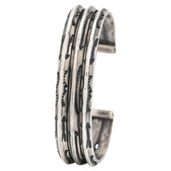 Native American Navajo Silver Double Row Cuff with Hand Engraved Arrow Detail 