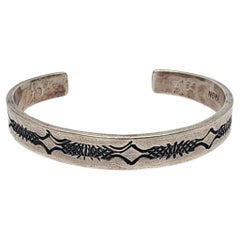 Nora Tahe, manchette amérindienne en argent sterling estampillée n° 18604