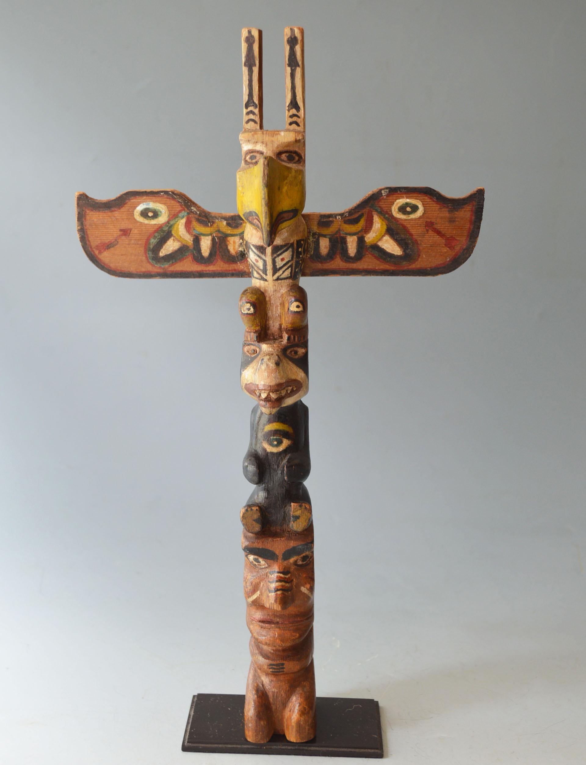Native American North West Coast Totem Haida Tlingit
Vintage carved and painted cedar wood totem
Vancouver BC signed wilson williams circa 1950`s 
Measures: height 13 1/2 inches 35 cm 
Condition fine.
