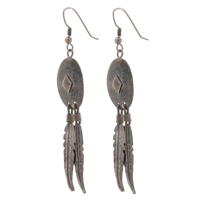 Native American Oval Feather Dangle Earrings - Sterling Silver 925 Pierced In Excellent Condition For Sale In Greensboro, NC