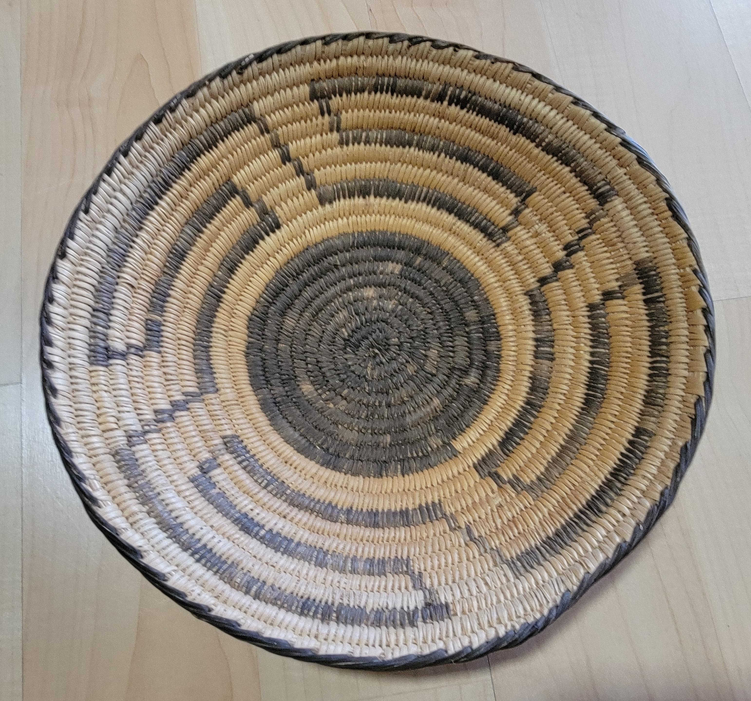 Hand-Woven Native American Papago Basket with Geometric Pattern For Sale