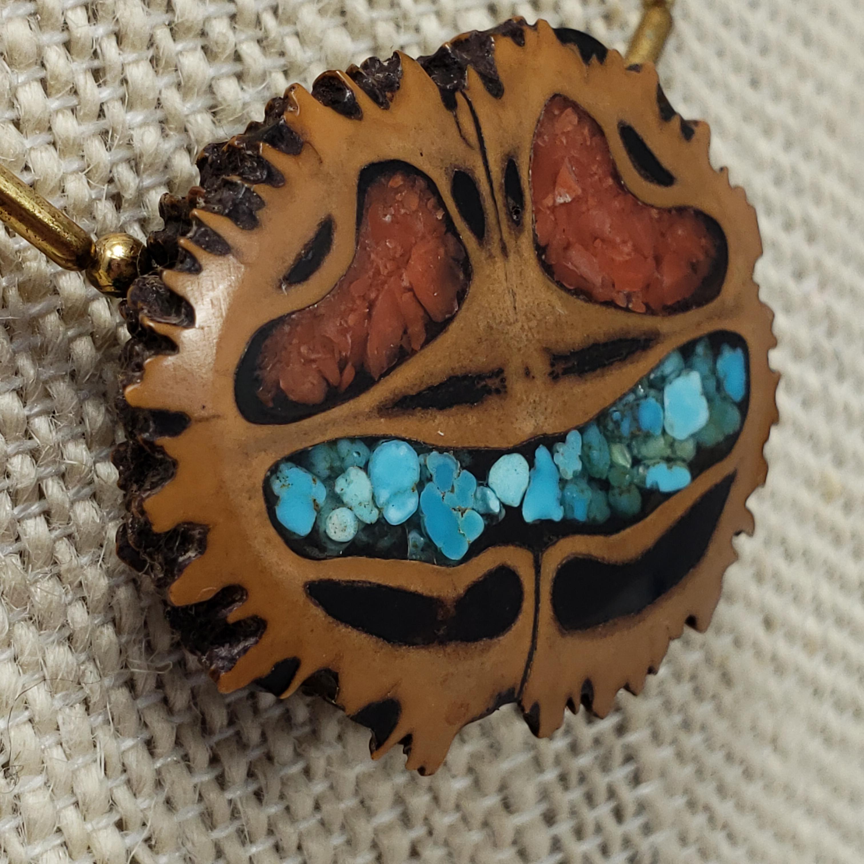 Native American Pendant Necklace Clip On Earrings in Gold, Turquoise, Coral In Fair Condition For Sale In Milford, DE