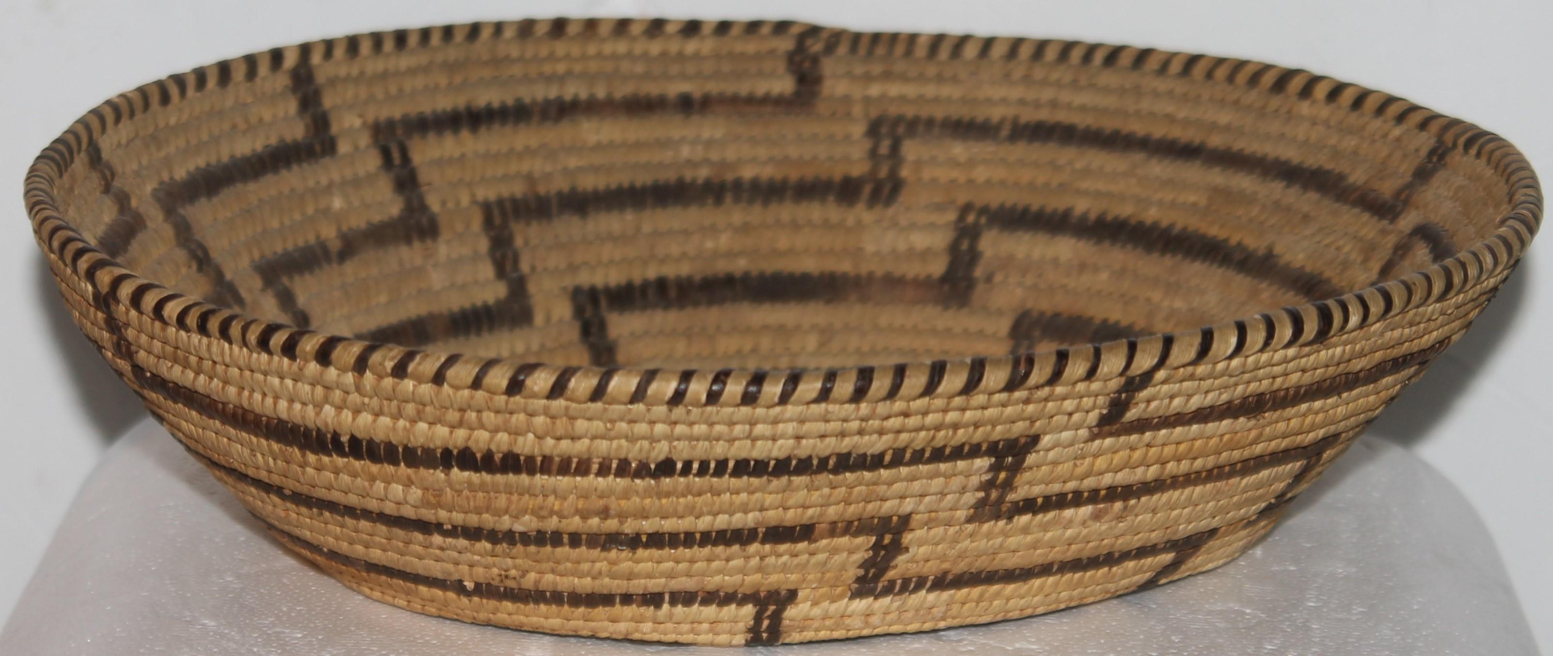 This fine Native American Indian Pima basket is in fine condition. Fantastic geometric pattern in very good condition.