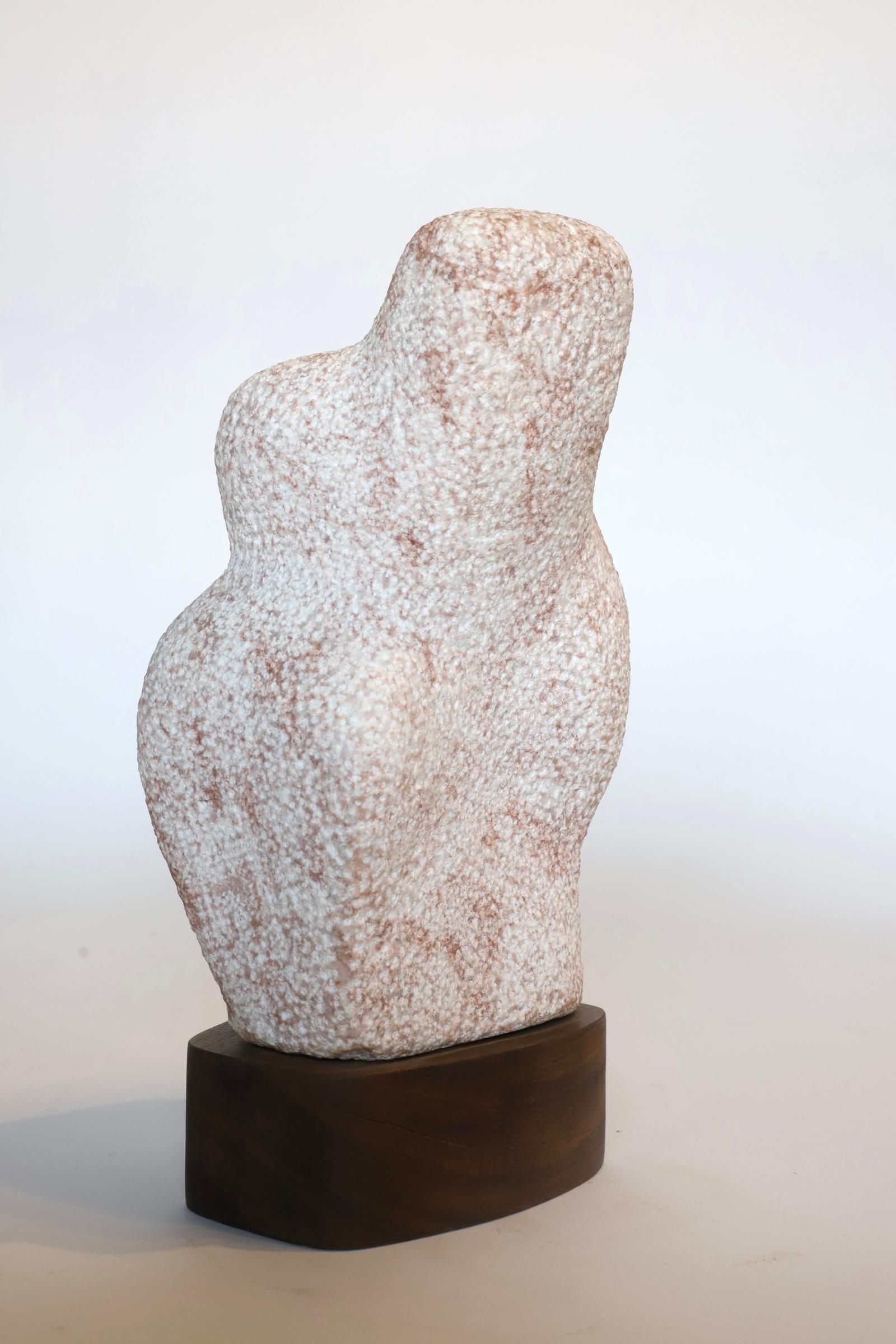Sculpture de granit rose amérindienne  en vente 2