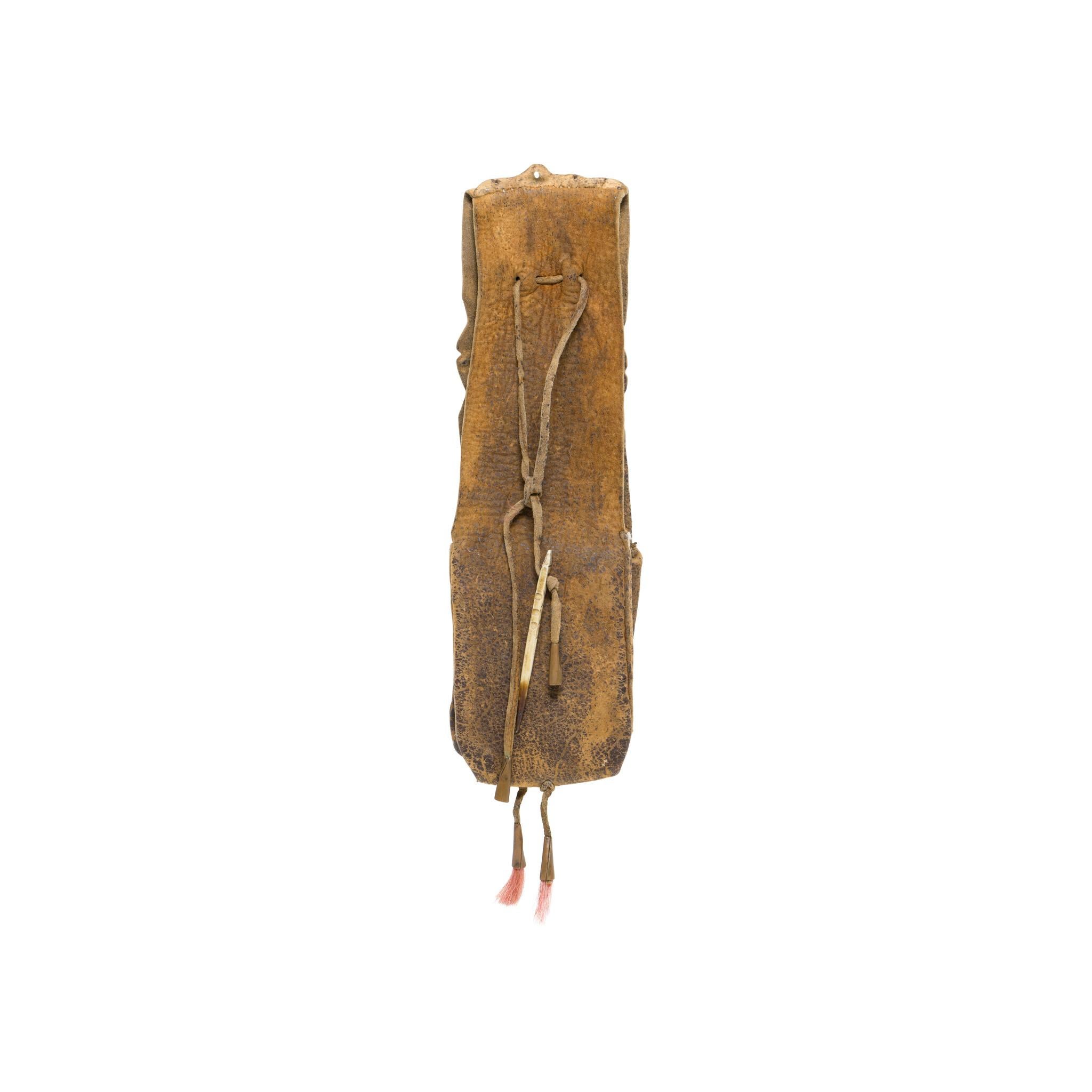 Native American Pipe and Bag In Good Condition For Sale In Coeur d'Alene, ID