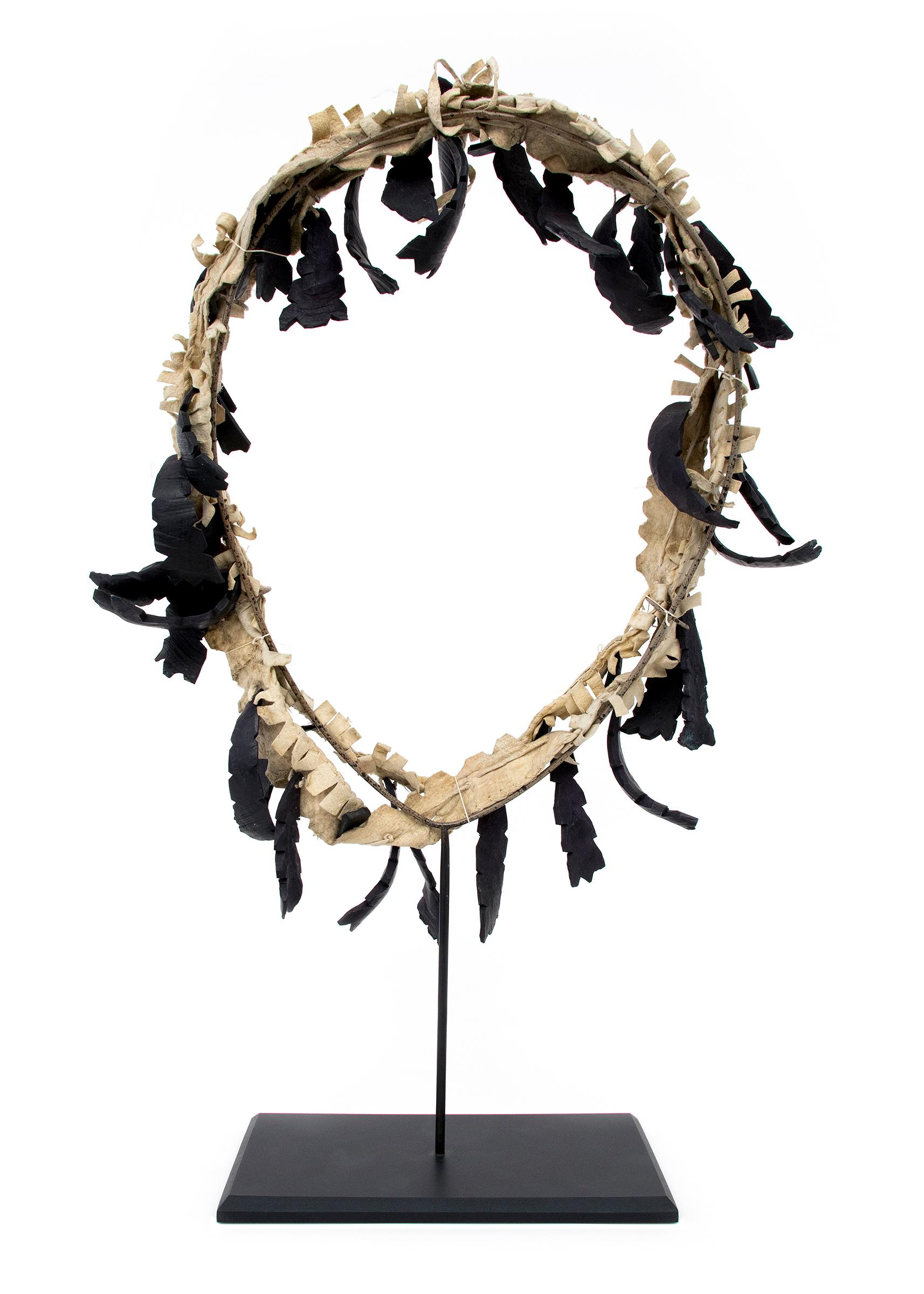 Native American Plains Bandolier with Stand, Early 20th Century In Good Condition In Denver, CO