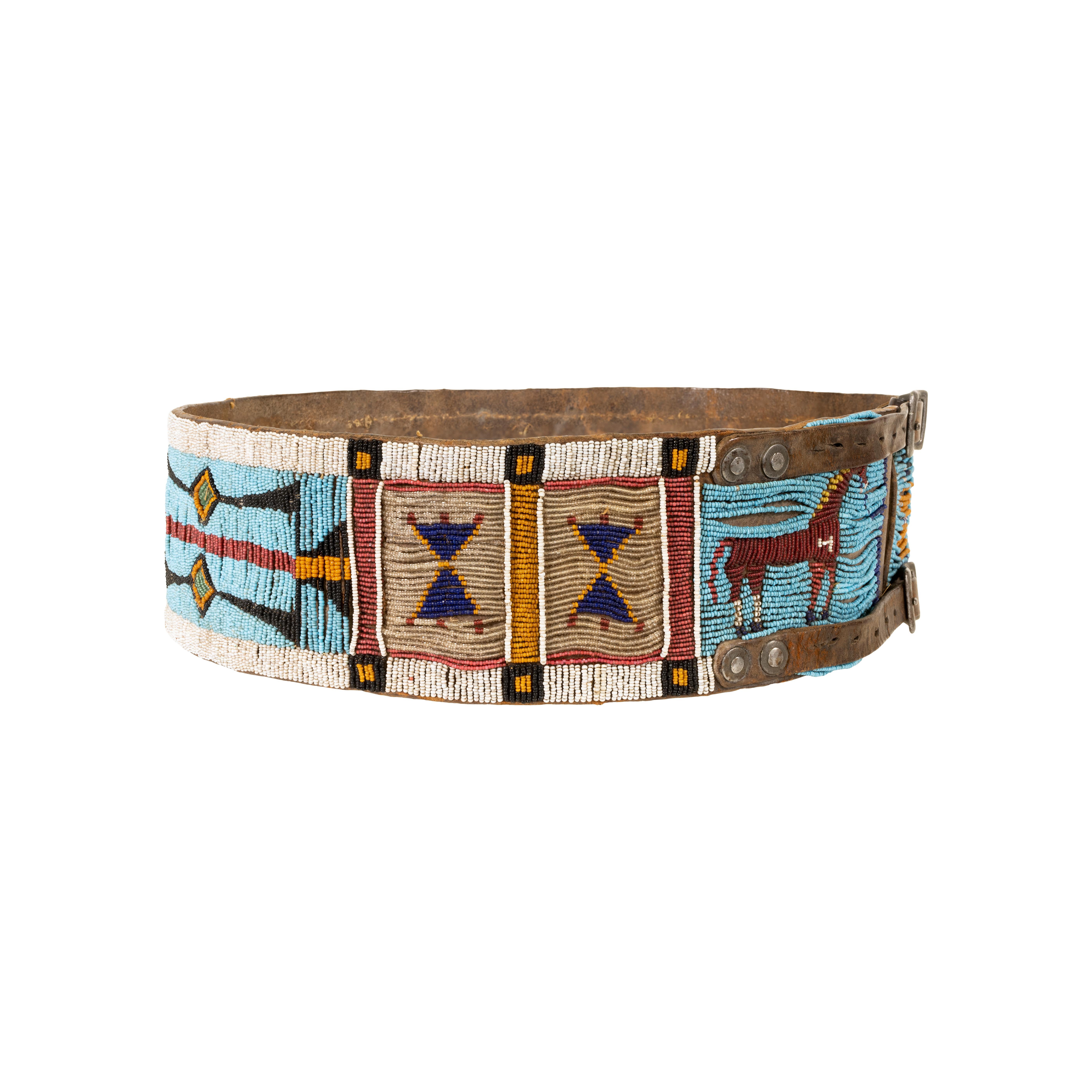 Ceinture figurative amérindienne en perles de forme plateau Bon état - En vente à Coeur d'Alene, ID