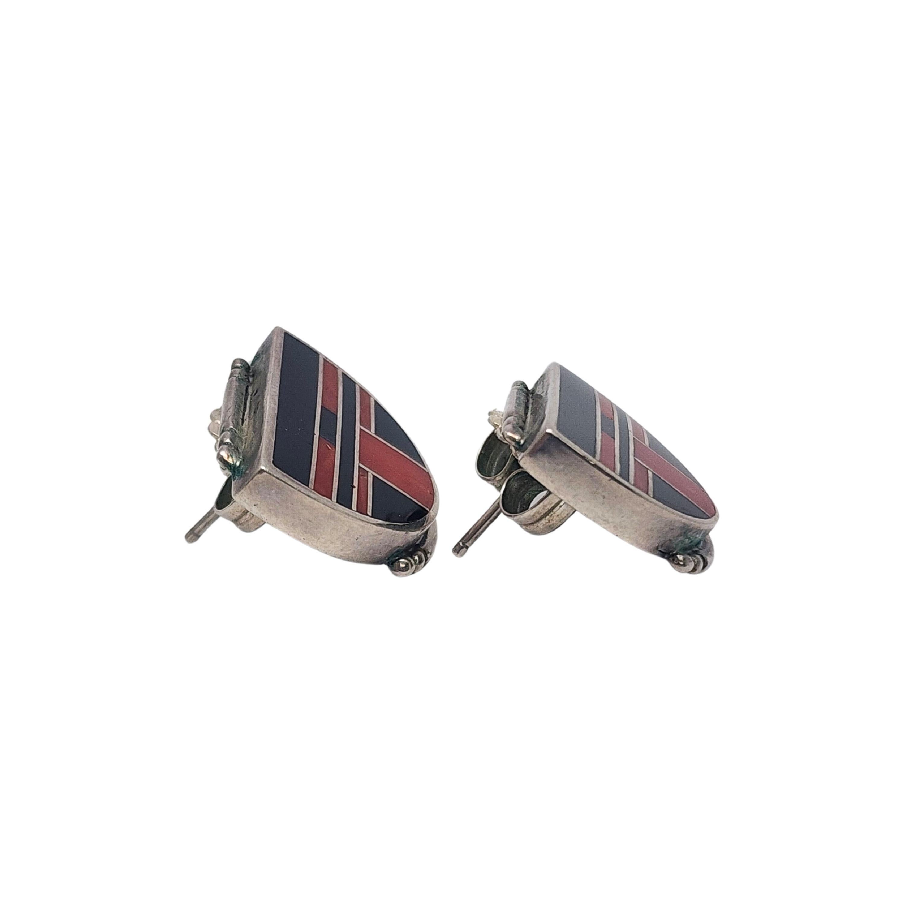 Native American Ray Tracey Knifewing Sterling Silver Inlay Earrings #18608 In Good Condition For Sale In Washington Depot, CT