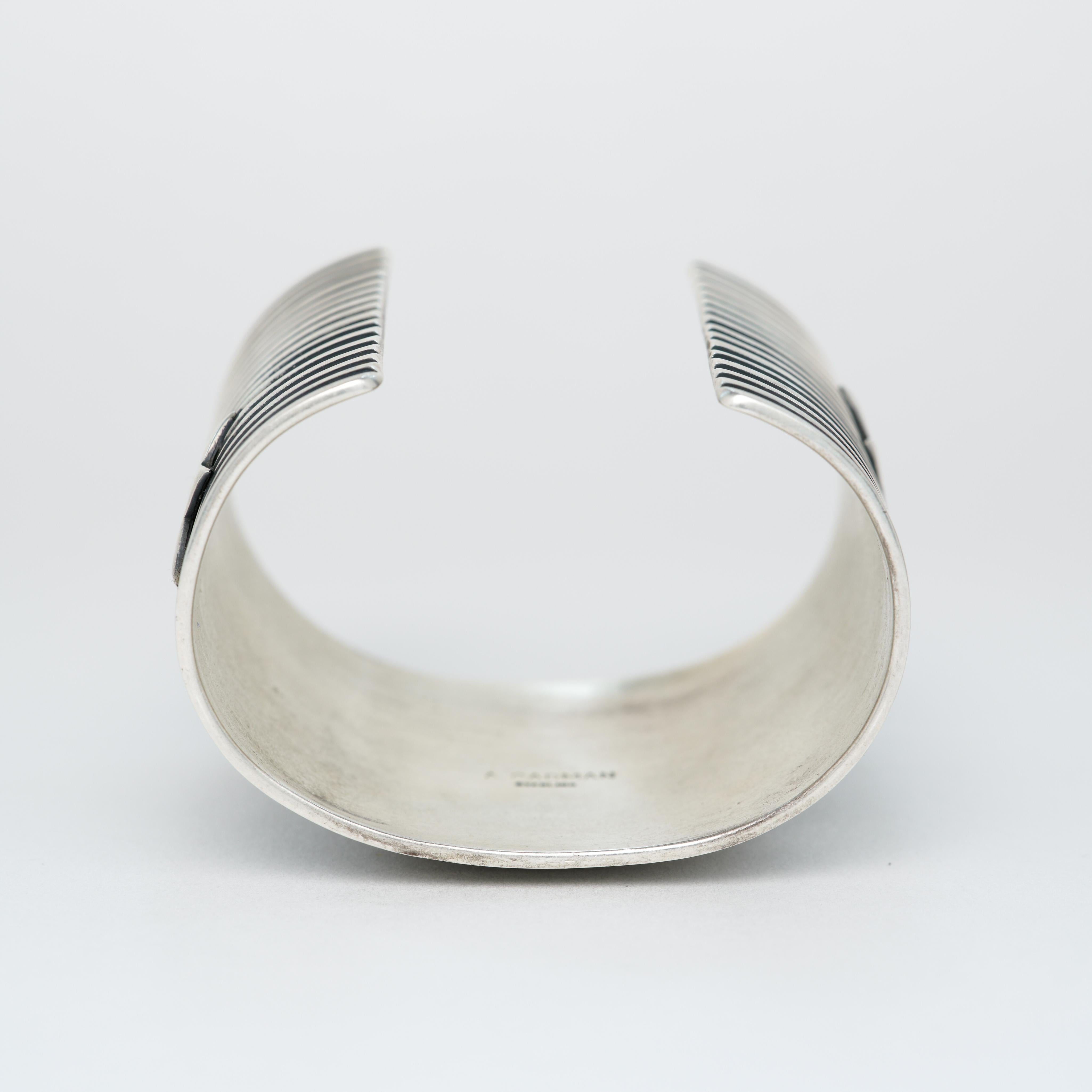 Wide Silver Cuff der amerikanischen Ureinwohner, signiert A. Cadman im Angebot 2