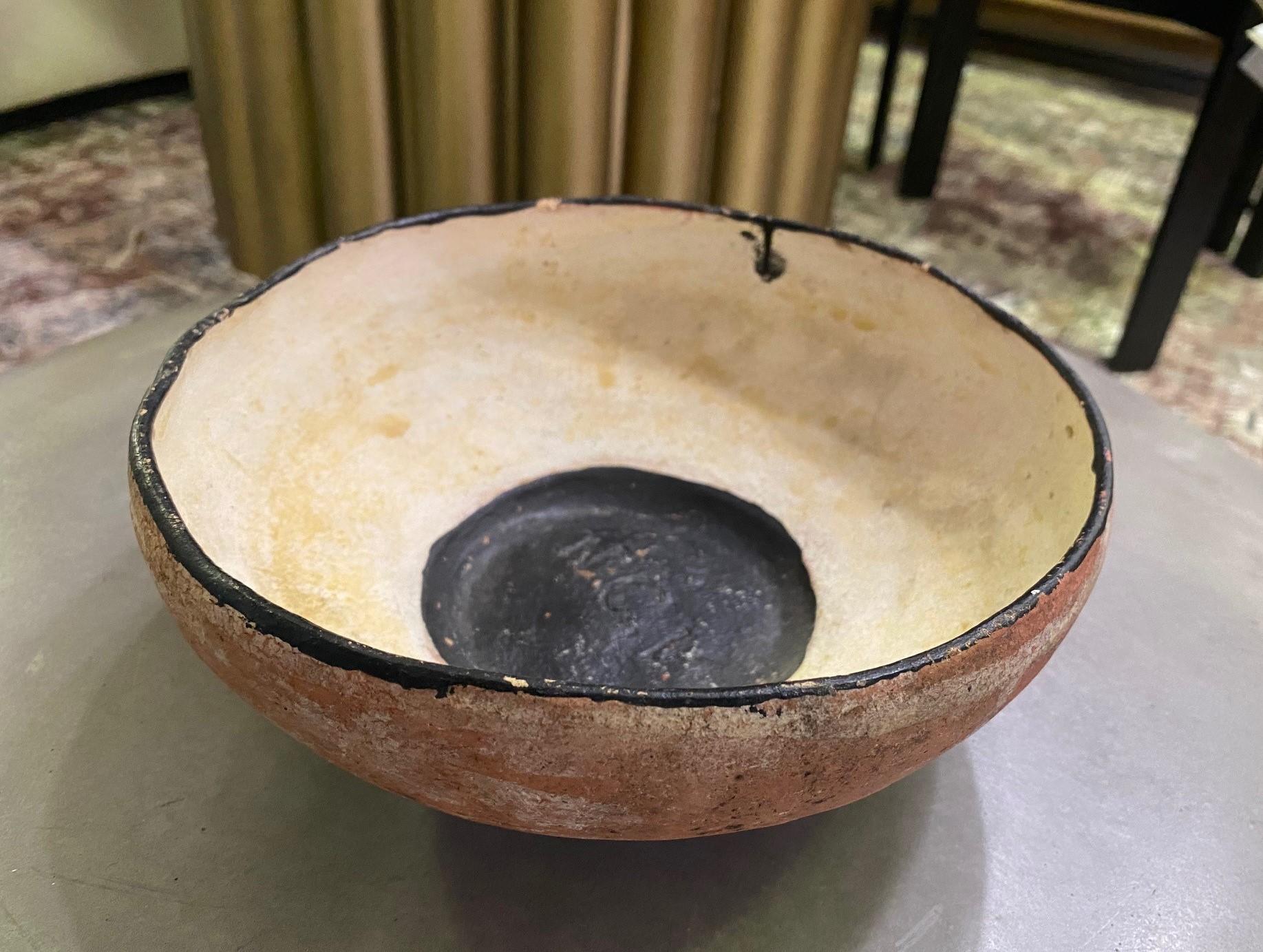 Native American Southwestern Hand Built Terracotta Pottery Blackened Center Bowl In Good Condition In Studio City, CA