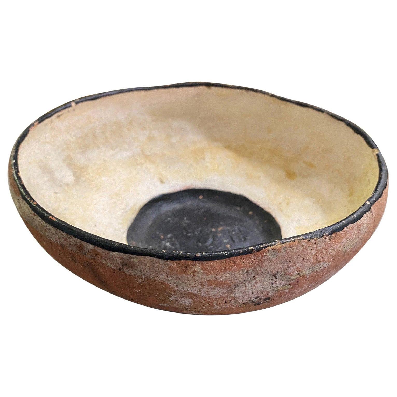 Native American Southwestern Hand Built Terracotta Pottery Blackened Center Bowl