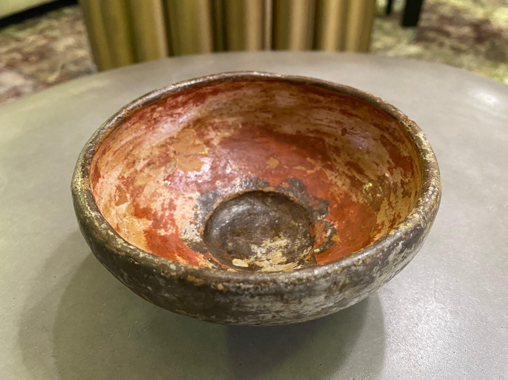 Native American Southwestern Hand Built Terracotta Pottery Red Painted Bowl In Good Condition In Studio City, CA