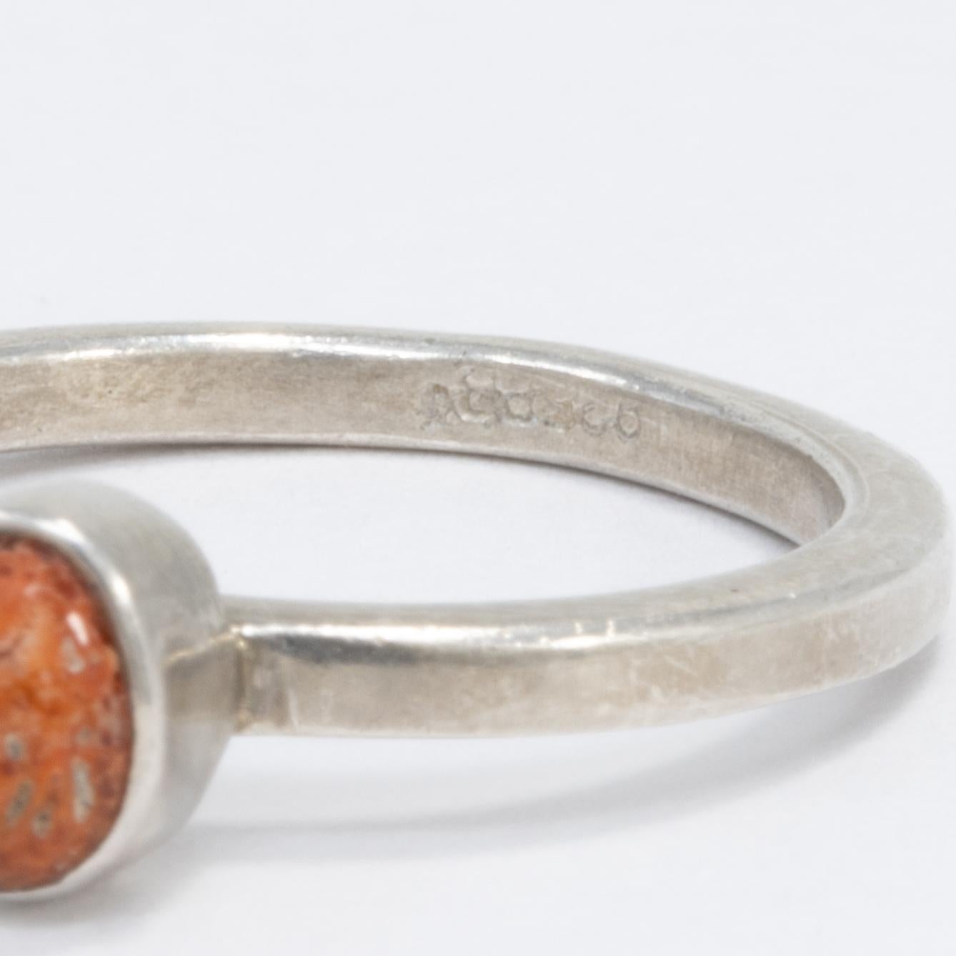 Bague amérindienne en argent sterling avec cabochon de corail, milieu des années 1900 Bon état - En vente à Milford, DE