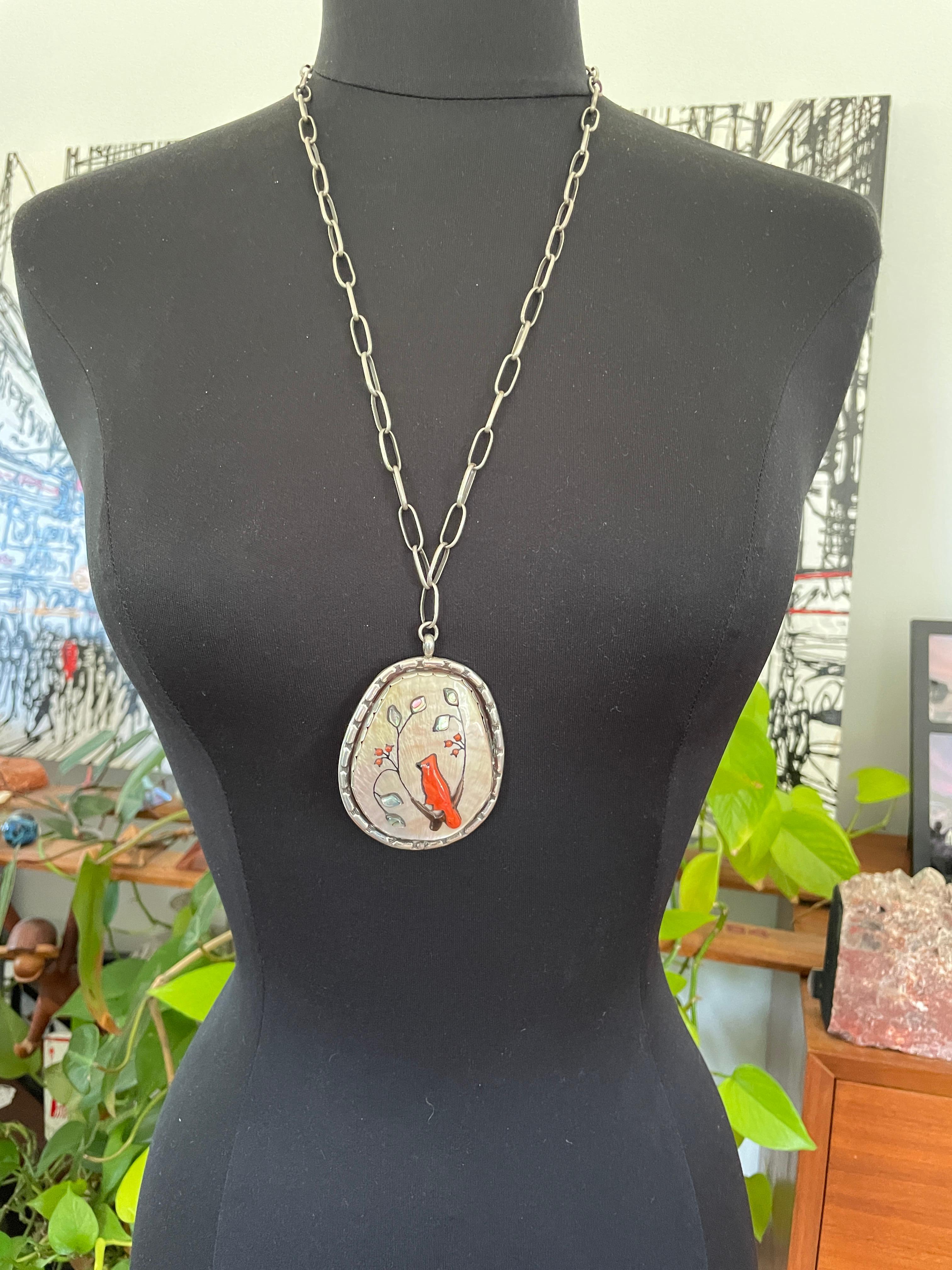 Ciondolo con corallo e conchiglia Zuni in argento Sterling con collana Nativi Americani In condizioni buone in vendita a Wallkill, NY