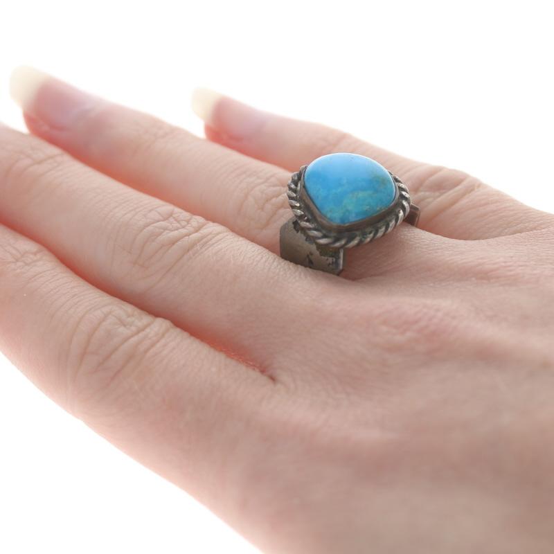 Women's Native American Turquoise Cocktail Solitaire Ring - Sterling Silver 925 For Sale