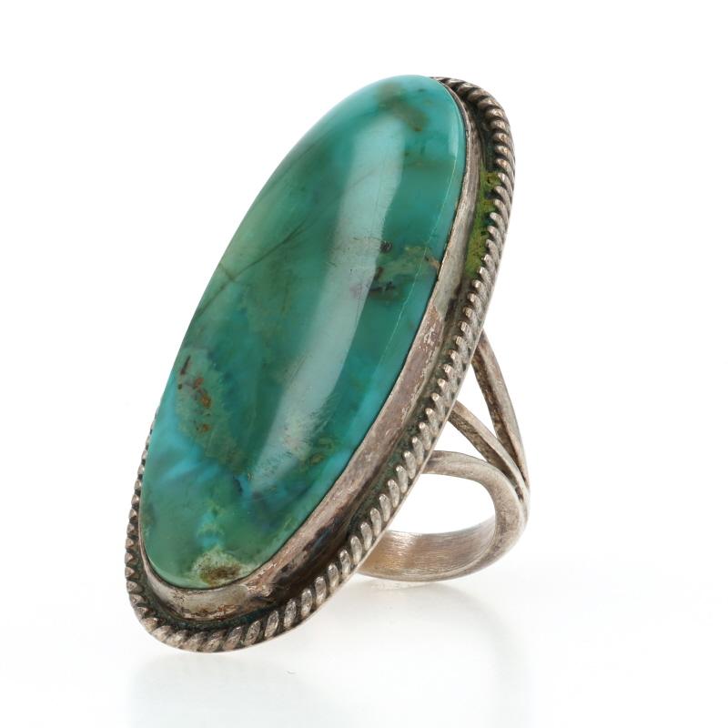 Bague cocktail solitaire en turquoise d'Amérique du Nord - Sterling 925 Oval Cab SZ 4 Excellent état - En vente à Greensboro, NC